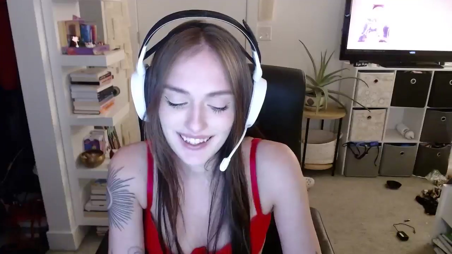 Gallery image thumbnail from loveboo4u's myfreecams stream on, 06/16/2024, 07:34 image 20 of 20