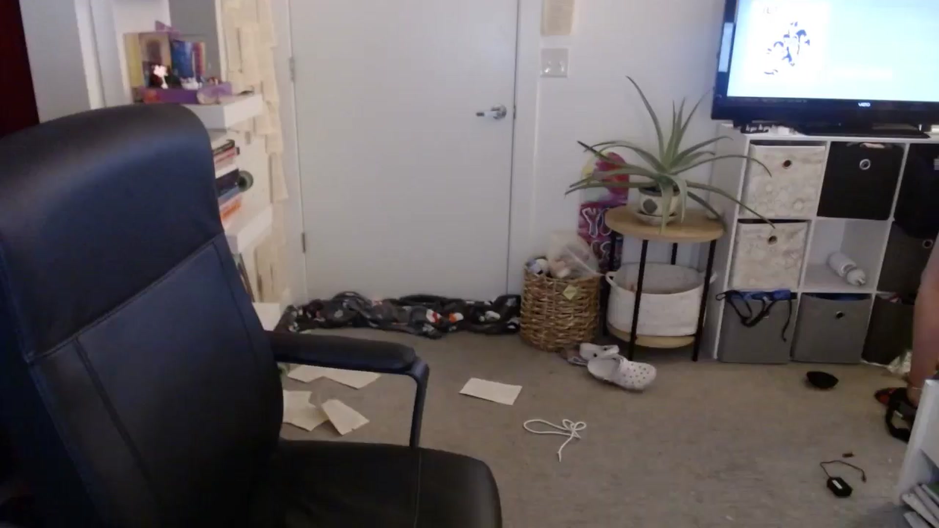 Gallery image thumbnail from loveboo4u's myfreecams stream on, 06/16/2024, 09:11 image 10 of 20