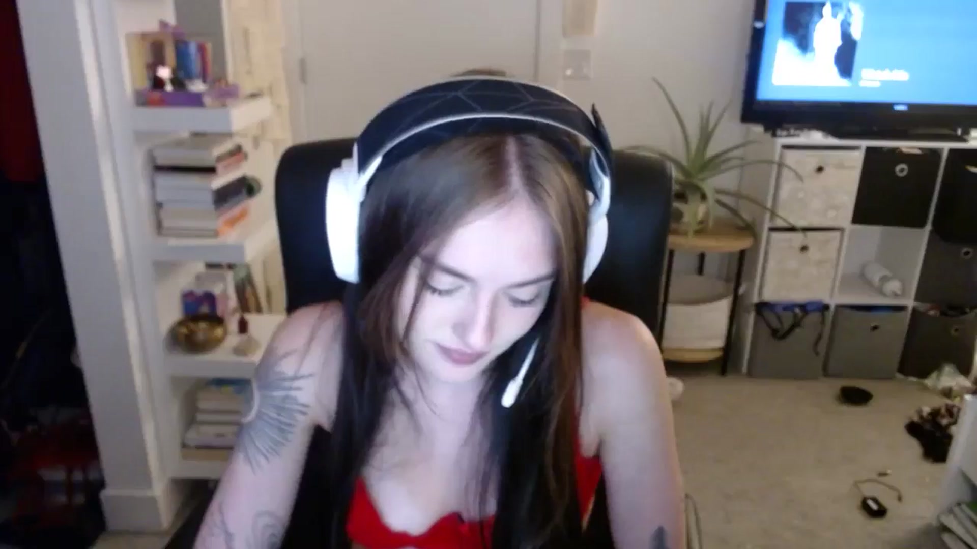 Gallery image thumbnail from loveboo4u's myfreecams stream on, 06/16/2024, 09:11 image 5 of 20