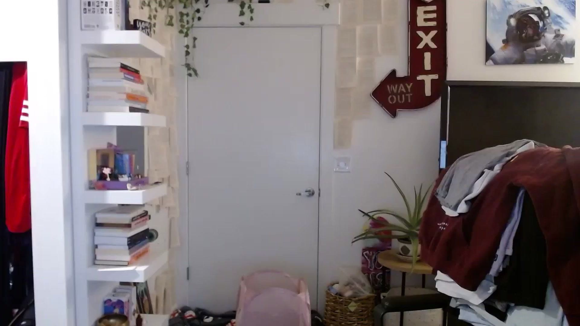 Gallery image thumbnail from loveboo4u's myfreecams stream on, 06/19/2024, 06:22 image 9 of 20