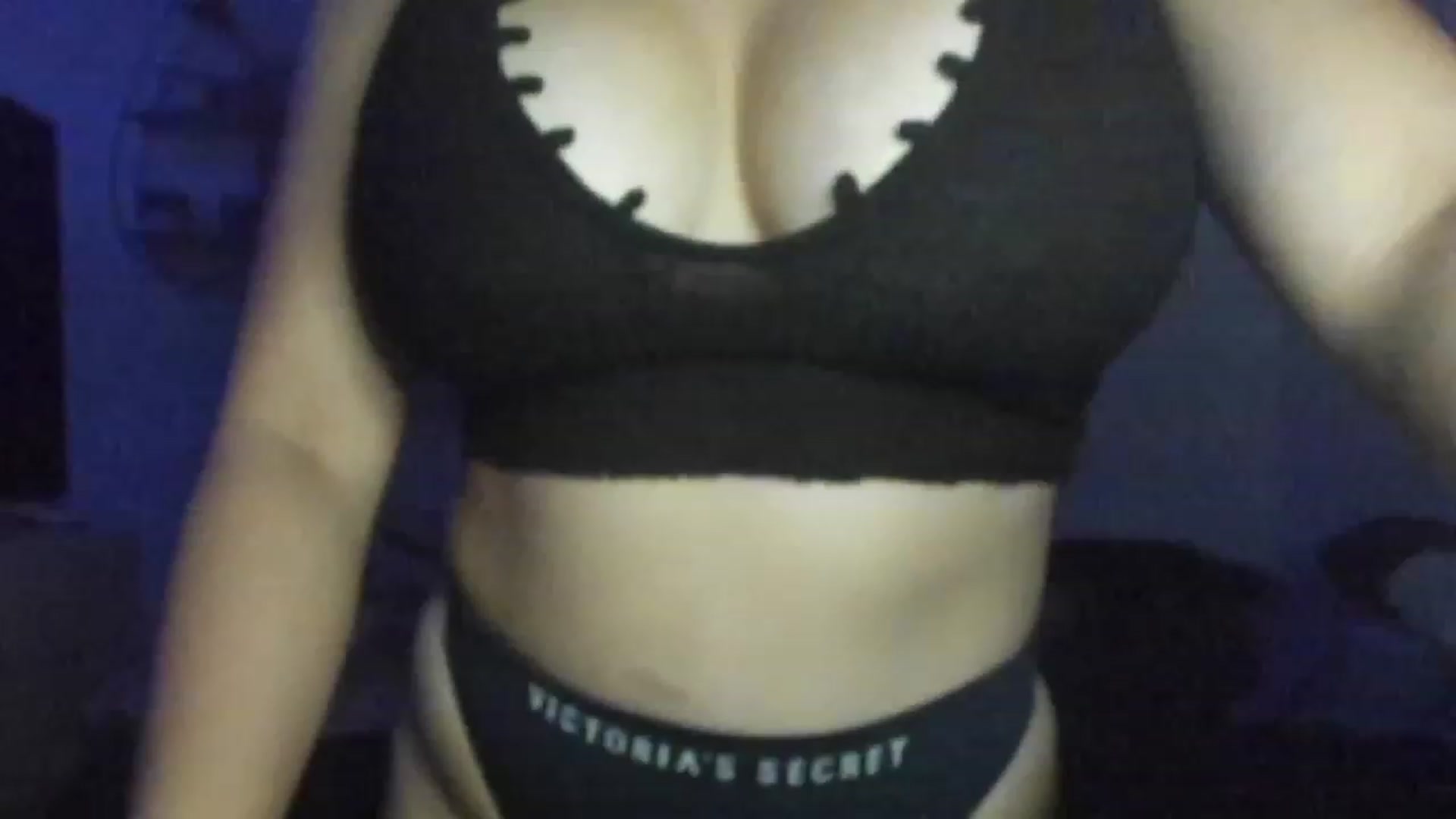 Gallery image thumbnail from lovelyMmm's myfreecams stream on, 07/05/2023, 06:39 image 2 of 20