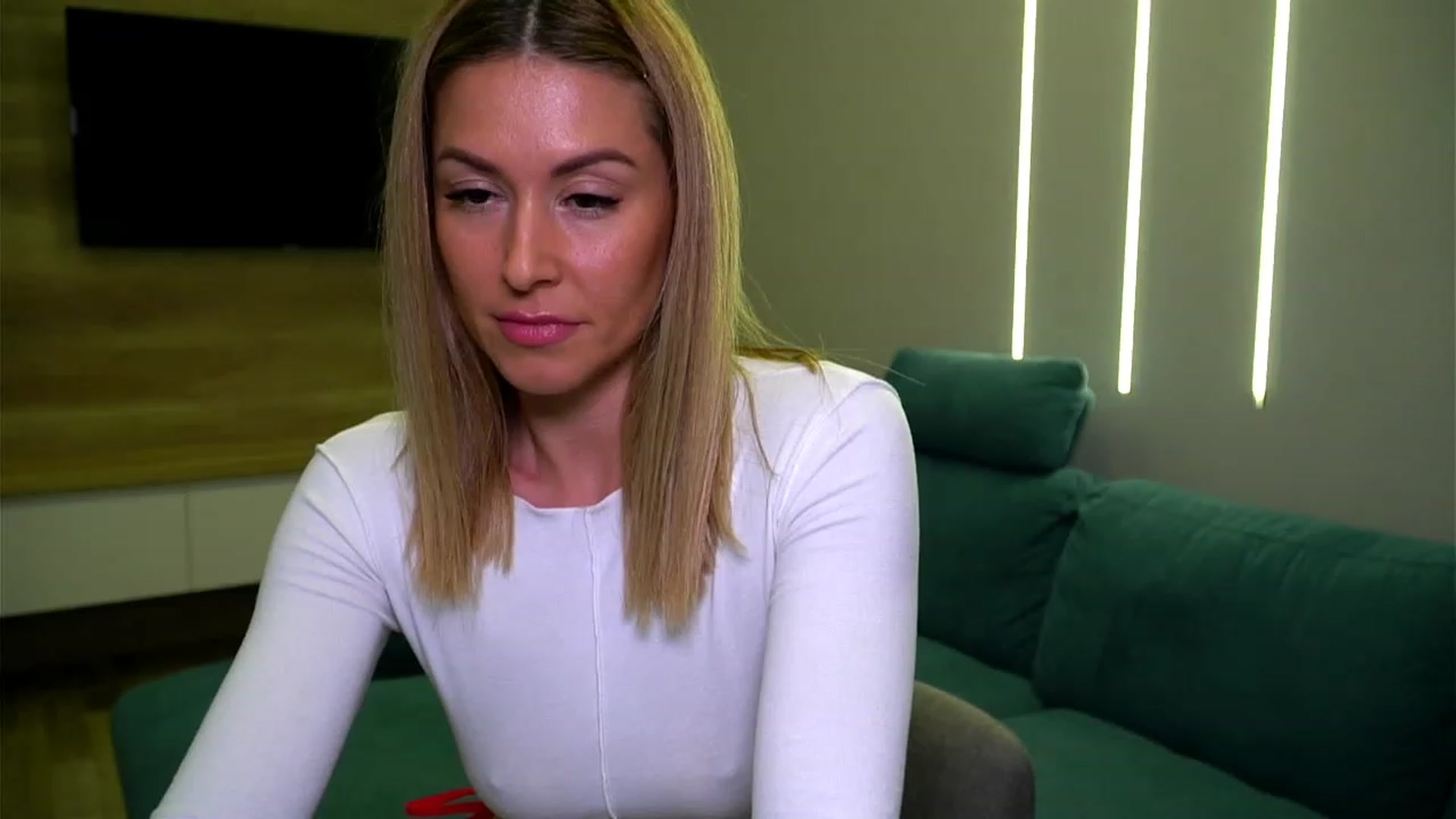 Gallery image thumbnail from lovelylollly's myfreecams stream on, 12/07/2022, 15:09 image 13 of 20