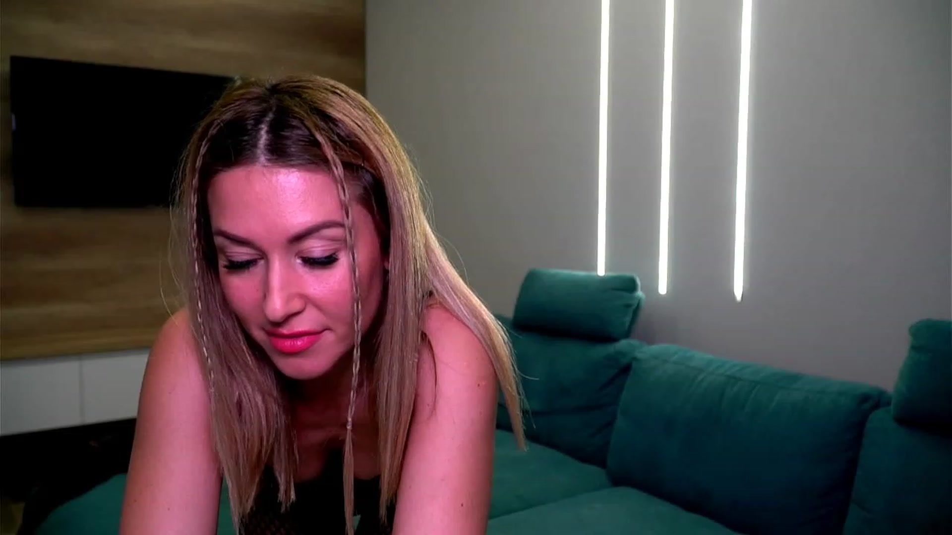 Gallery image thumbnail from lovelylollly's myfreecams stream on, 12/08/2022, 15:03 image 20 of 20