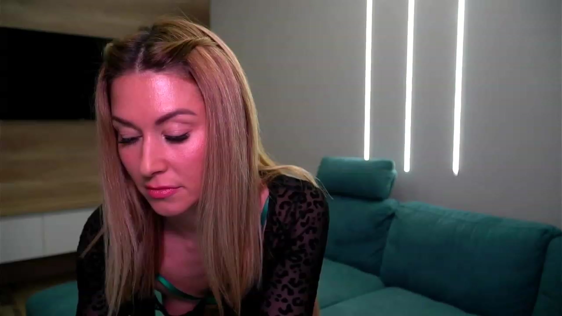 Gallery image thumbnail from lovelylollly's myfreecams stream on, 12/12/2022, 15:50 image 5 of 20