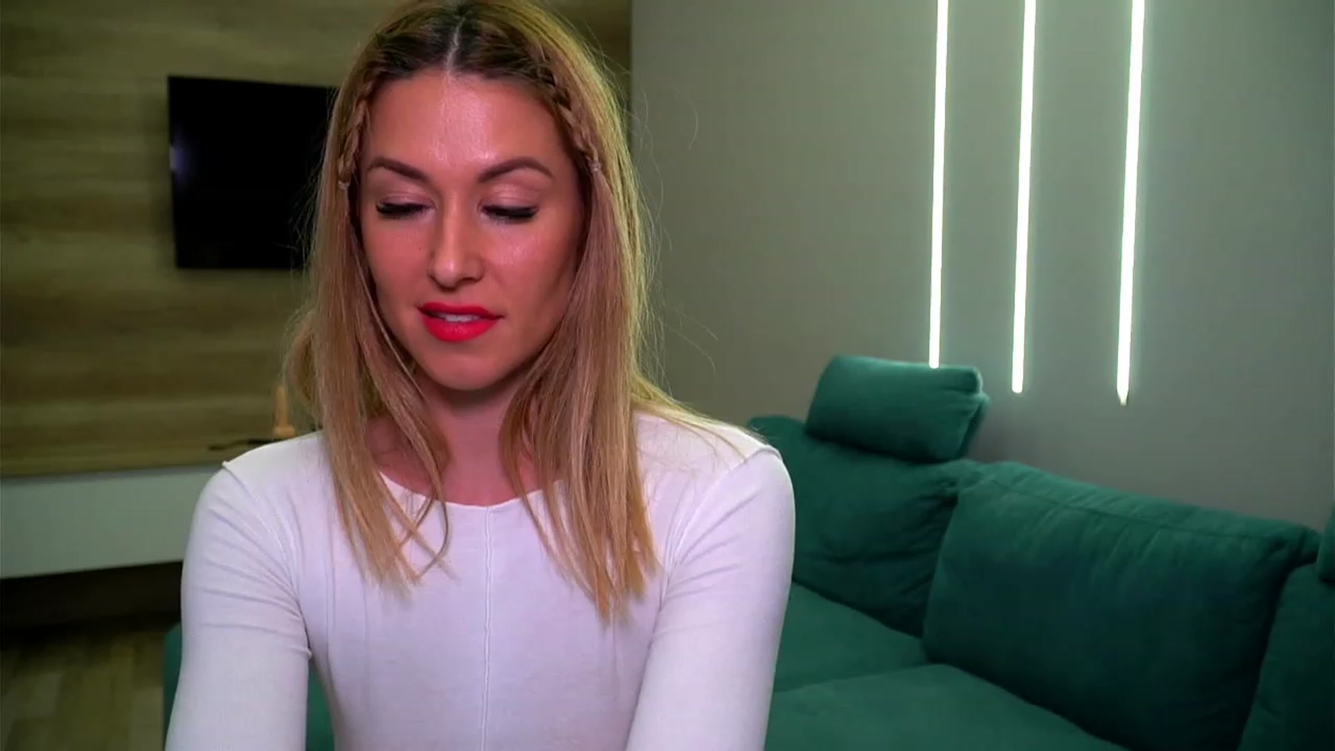 Gallery image thumbnail from lovelylollly's myfreecams stream on, 01/13/2023, 15:48 image 18 of 20