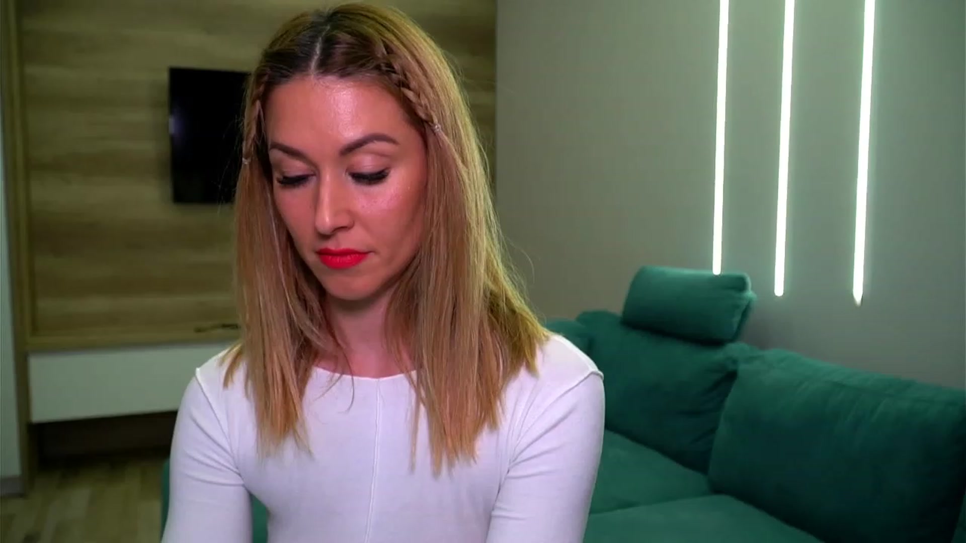 Gallery image thumbnail from lovelylollly's myfreecams stream on, 01/13/2023, 15:48 image 9 of 20