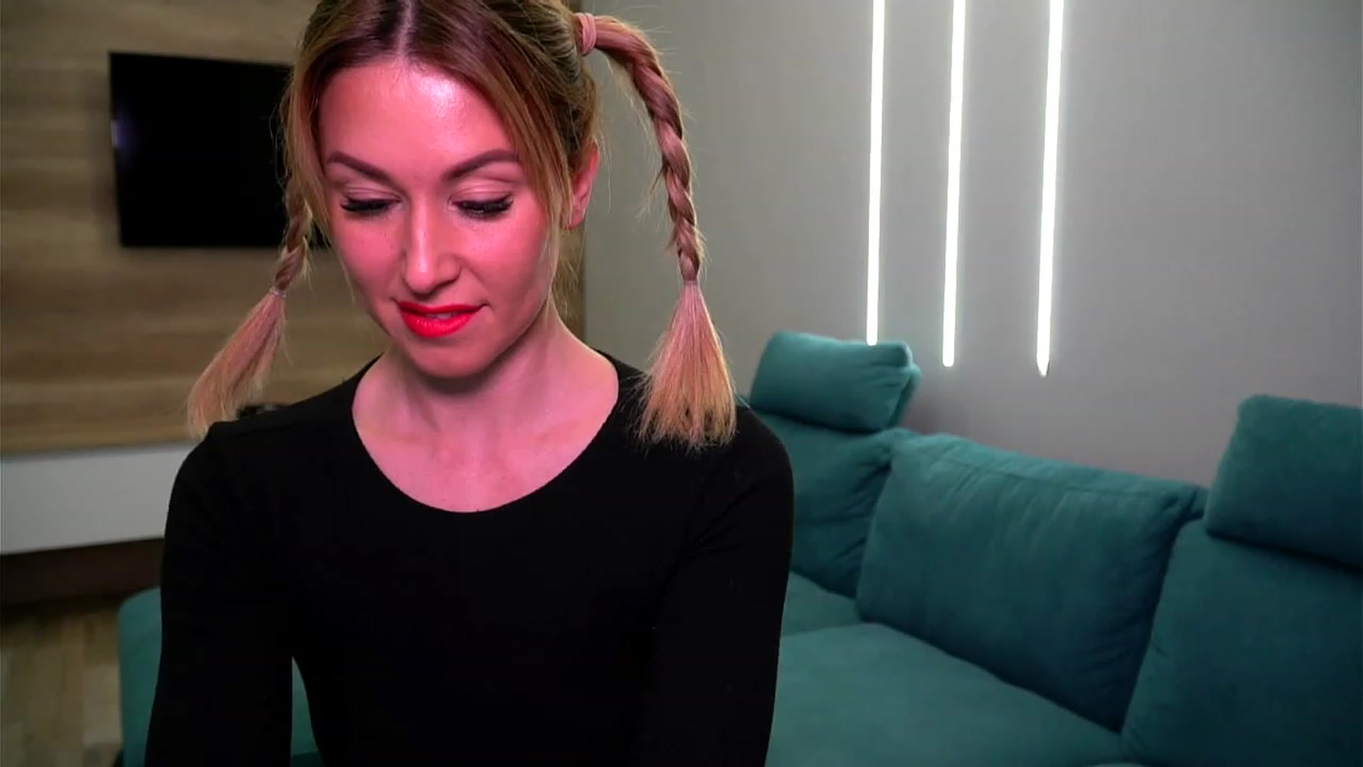 Gallery image thumbnail from lovelylollly's myfreecams stream on, 01/16/2023, 11:36 image 6 of 20