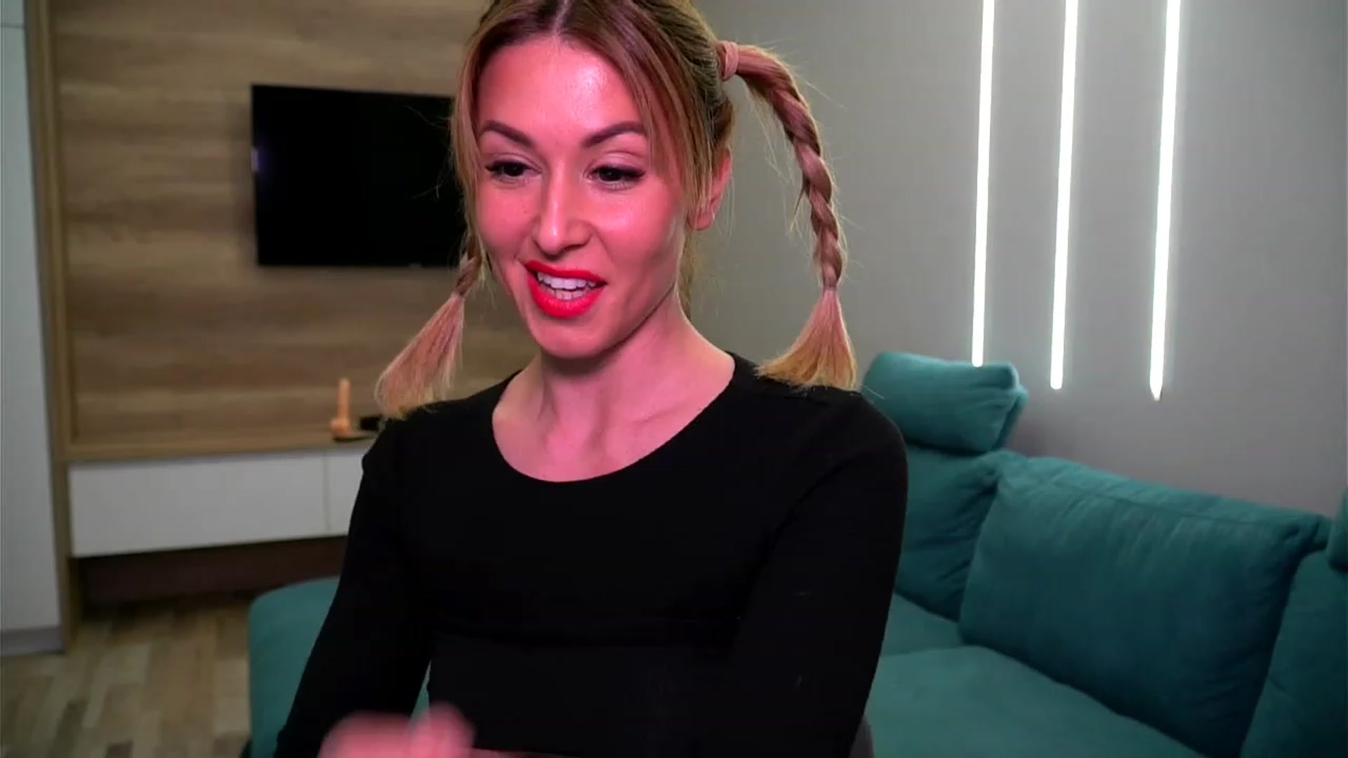 Gallery image thumbnail from lovelylollly's myfreecams stream on, 01/16/2023, 11:36 image 20 of 20