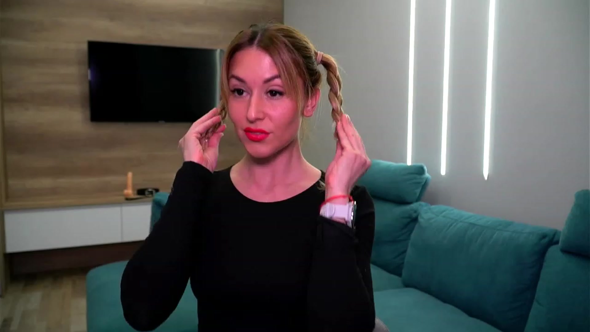 Gallery image thumbnail from lovelylollly's myfreecams stream on, 01/16/2023, 11:36 image 14 of 20