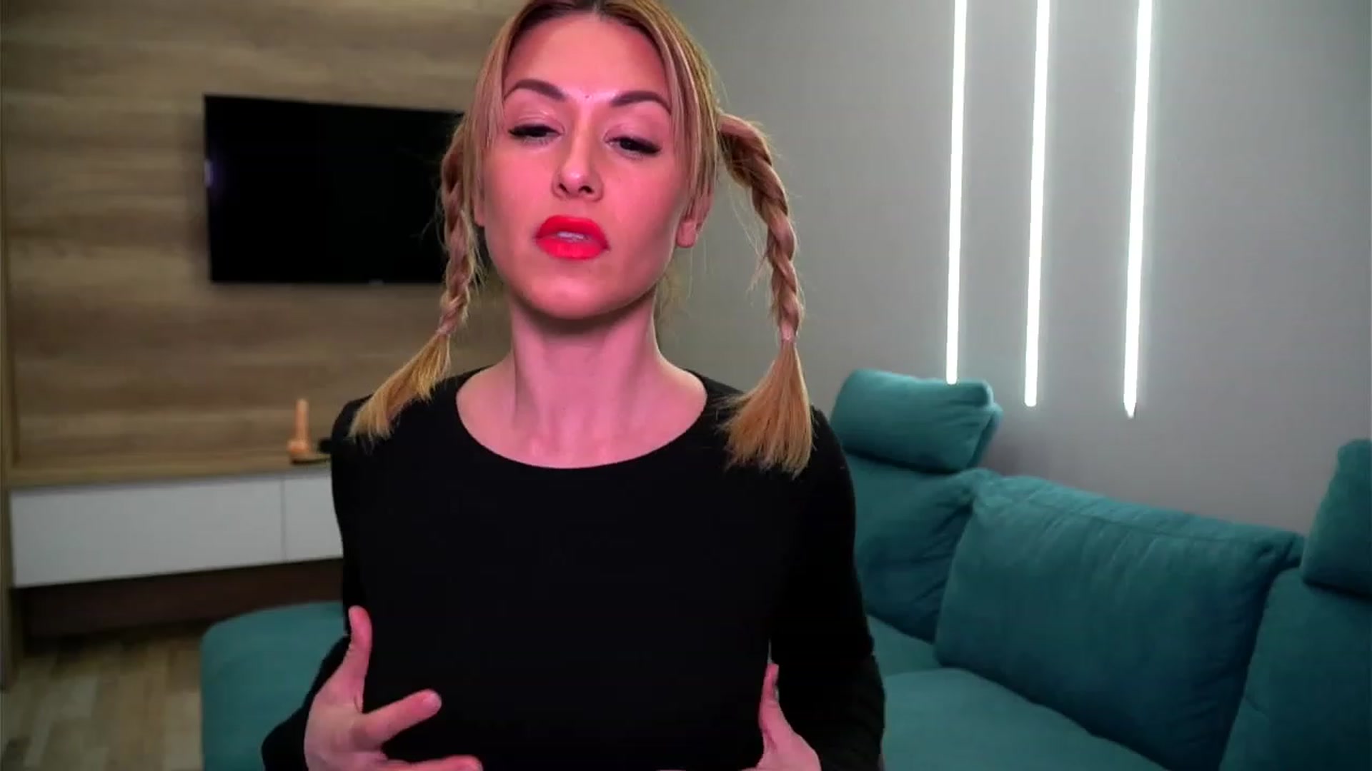 Gallery image thumbnail from lovelylollly's myfreecams stream on, 01/16/2023, 11:36 image 18 of 20