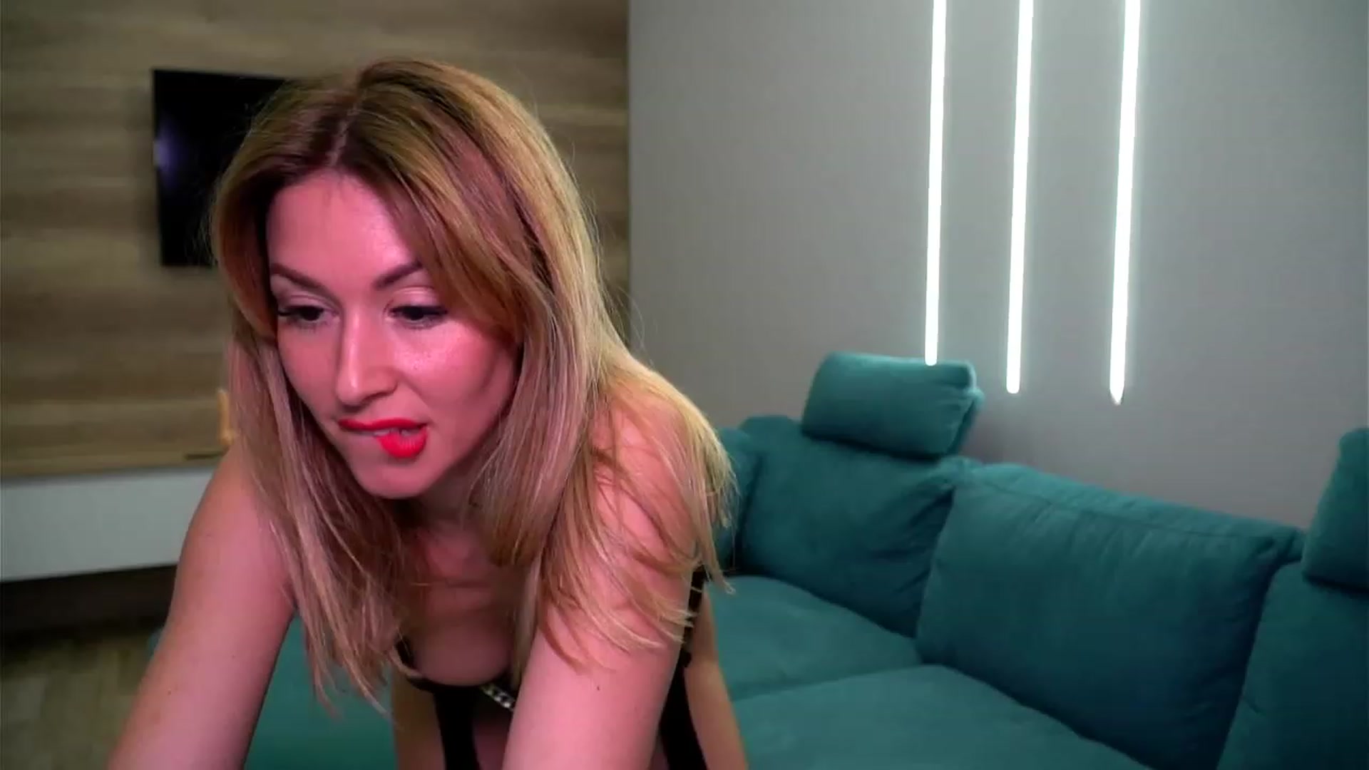 Gallery image thumbnail from lovelylollly's myfreecams stream on, 01/23/2023, 13:17 image 20 of 20