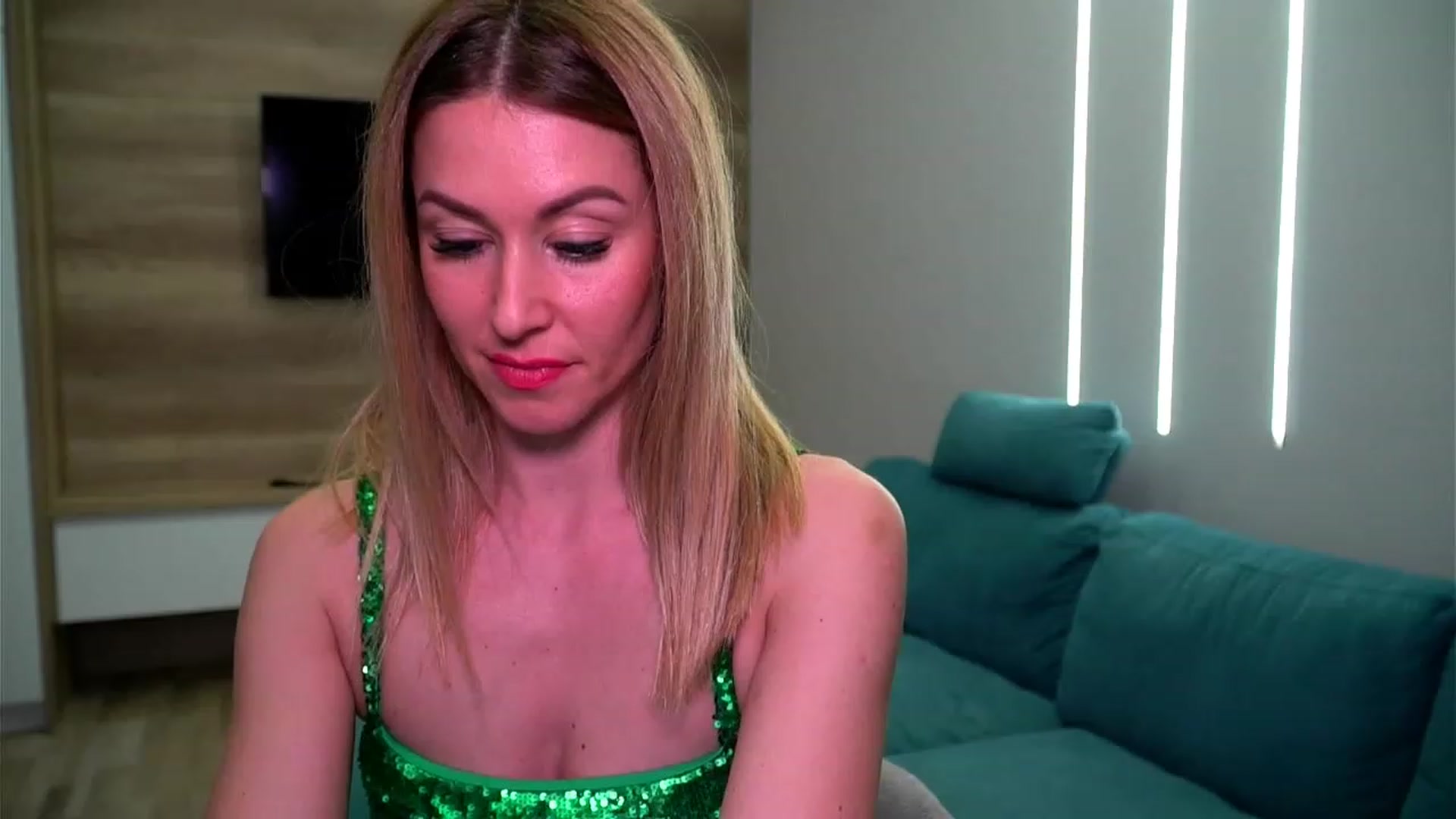 Gallery image thumbnail from lovelylollly's myfreecams stream on, 01/26/2023, 13:47 image 14 of 20