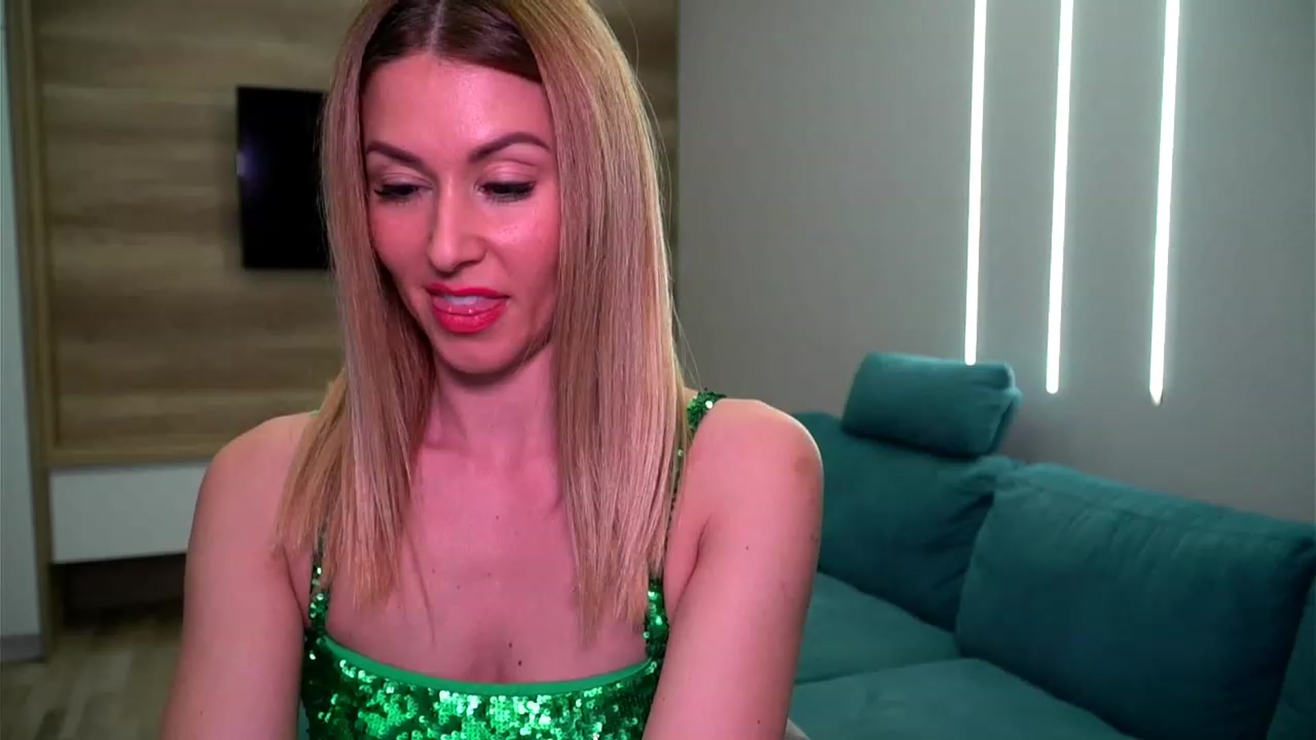 Gallery image thumbnail from lovelylollly's myfreecams stream on, 01/26/2023, 13:47 image 9 of 20