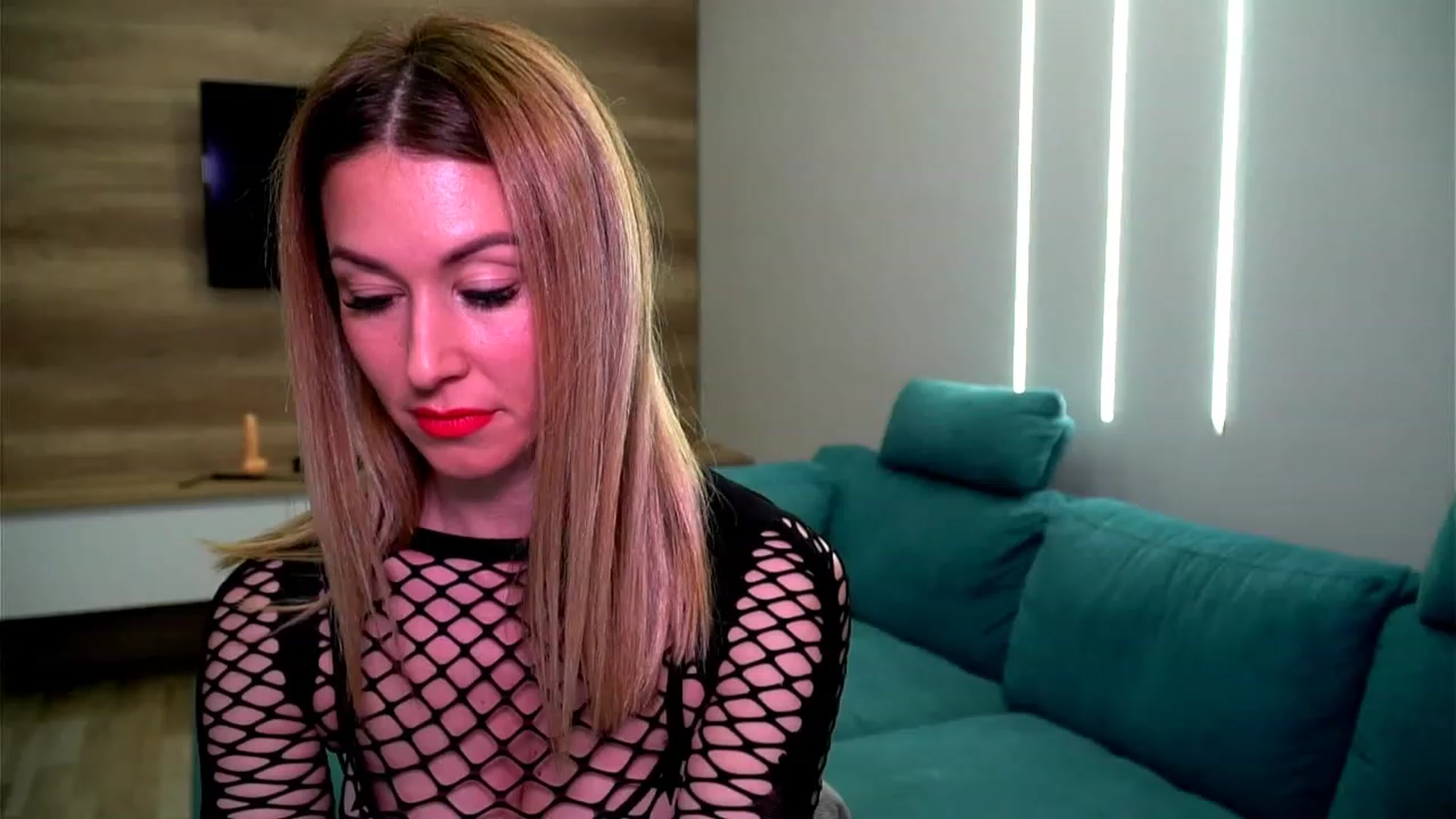Gallery image thumbnail from lovelylollly's myfreecams stream on, 01/27/2023, 12:04 image 9 of 20
