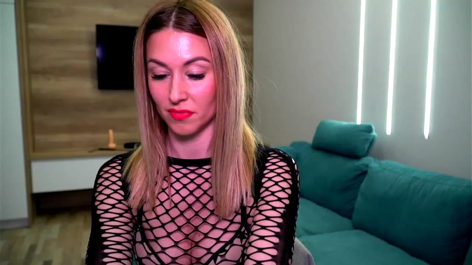 Gallery image thumbnail from lovelylollly's myfreecams stream on, 01/27/2023, 12:04 image 18 of 20