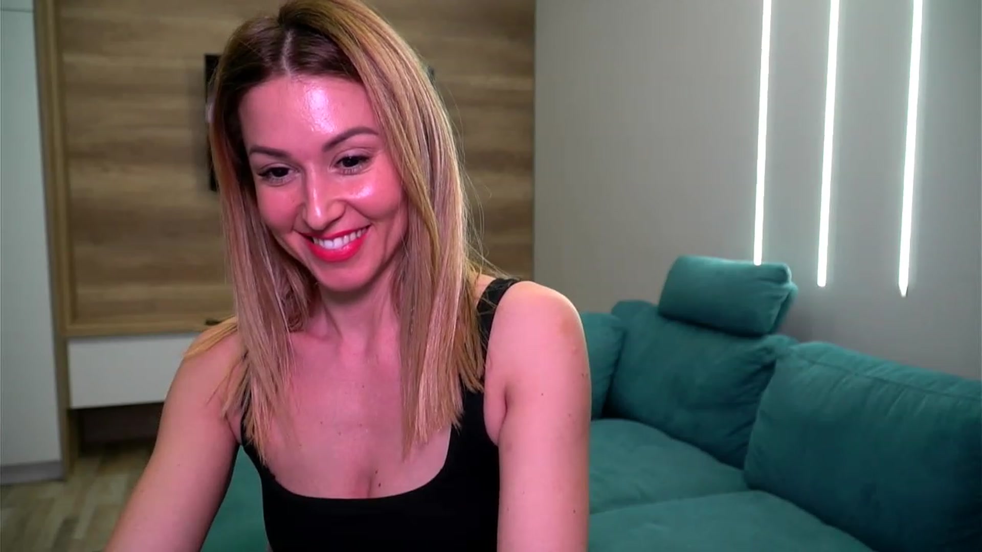 Gallery image thumbnail from lovelylollly's myfreecams stream on, 01/30/2023, 15:01 image 20 of 20