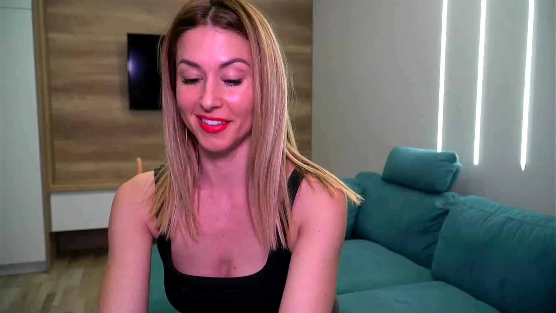 Gallery image thumbnail from lovelylollly's myfreecams stream on, 01/30/2023, 15:01 image 2 of 20