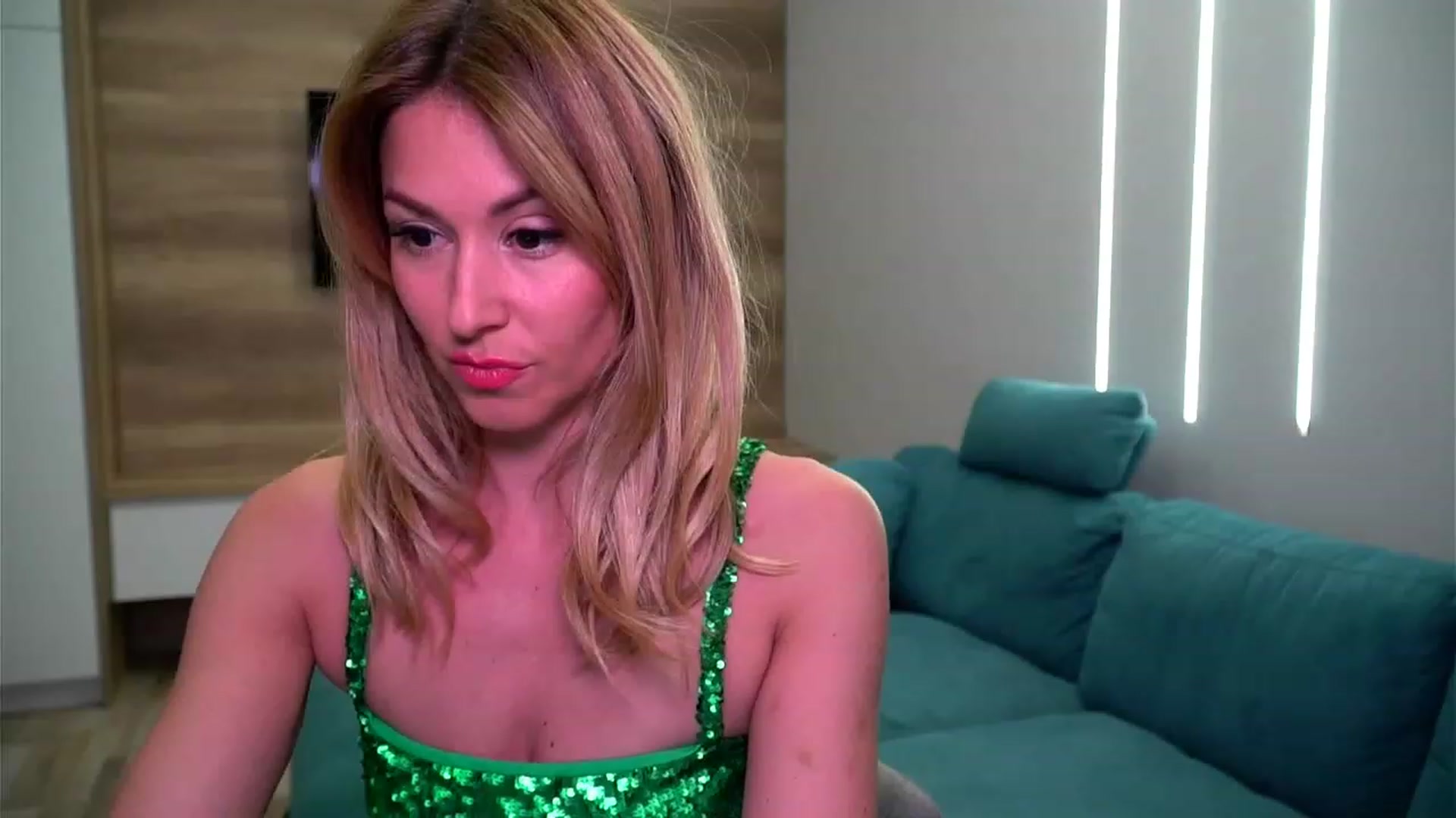 Gallery image thumbnail from lovelylollly's myfreecams stream on, 02/14/2023, 11:59 image 7 of 20