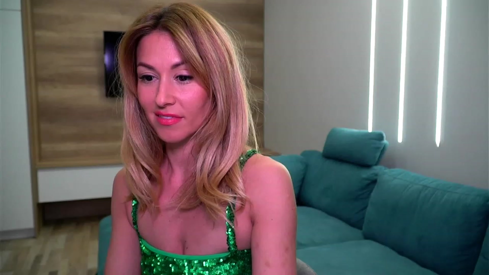 Gallery image thumbnail from lovelylollly's myfreecams stream on, 02/14/2023, 11:59 image 6 of 20