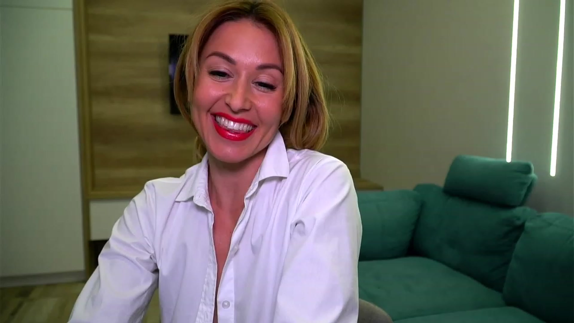 Gallery image thumbnail from lovelylollly's myfreecams stream on, 02/14/2023, 15:09 image 17 of 20