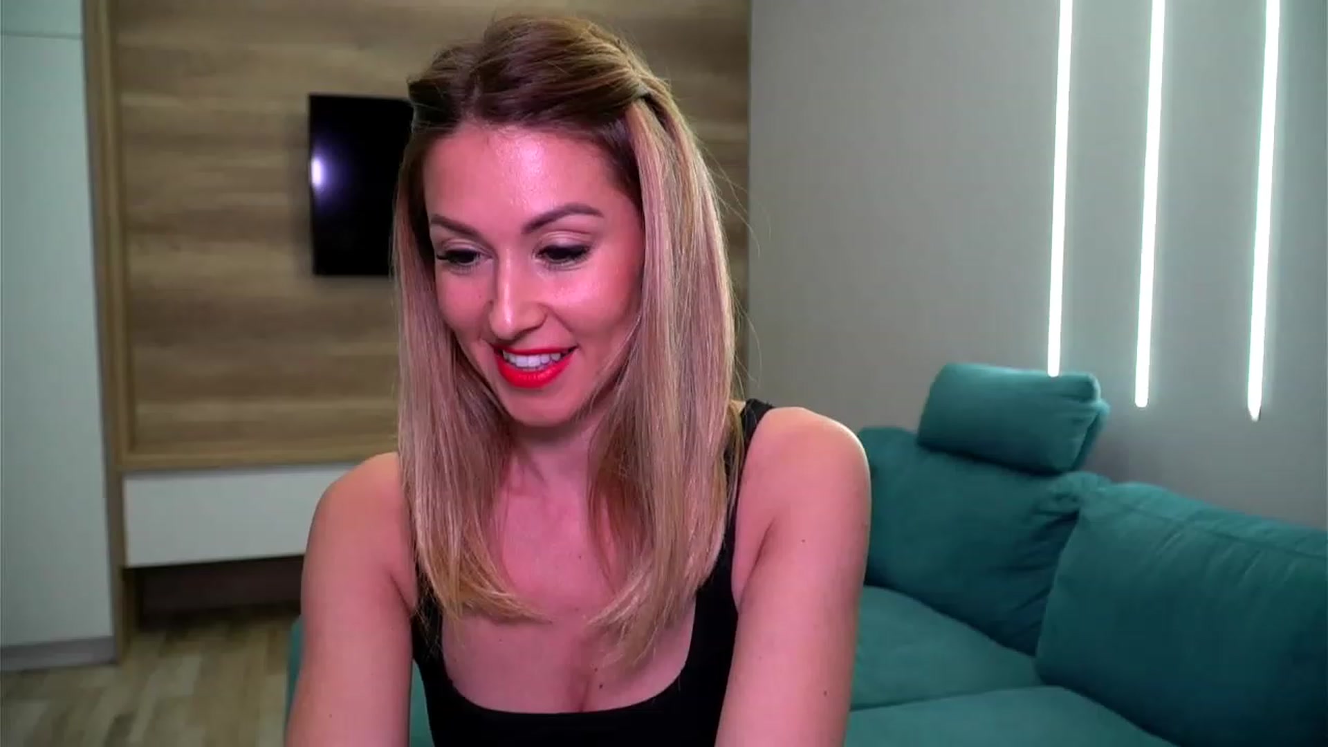 Gallery image thumbnail from lovelylollly's myfreecams stream on, 02/22/2023, 12:15 image 2 of 20