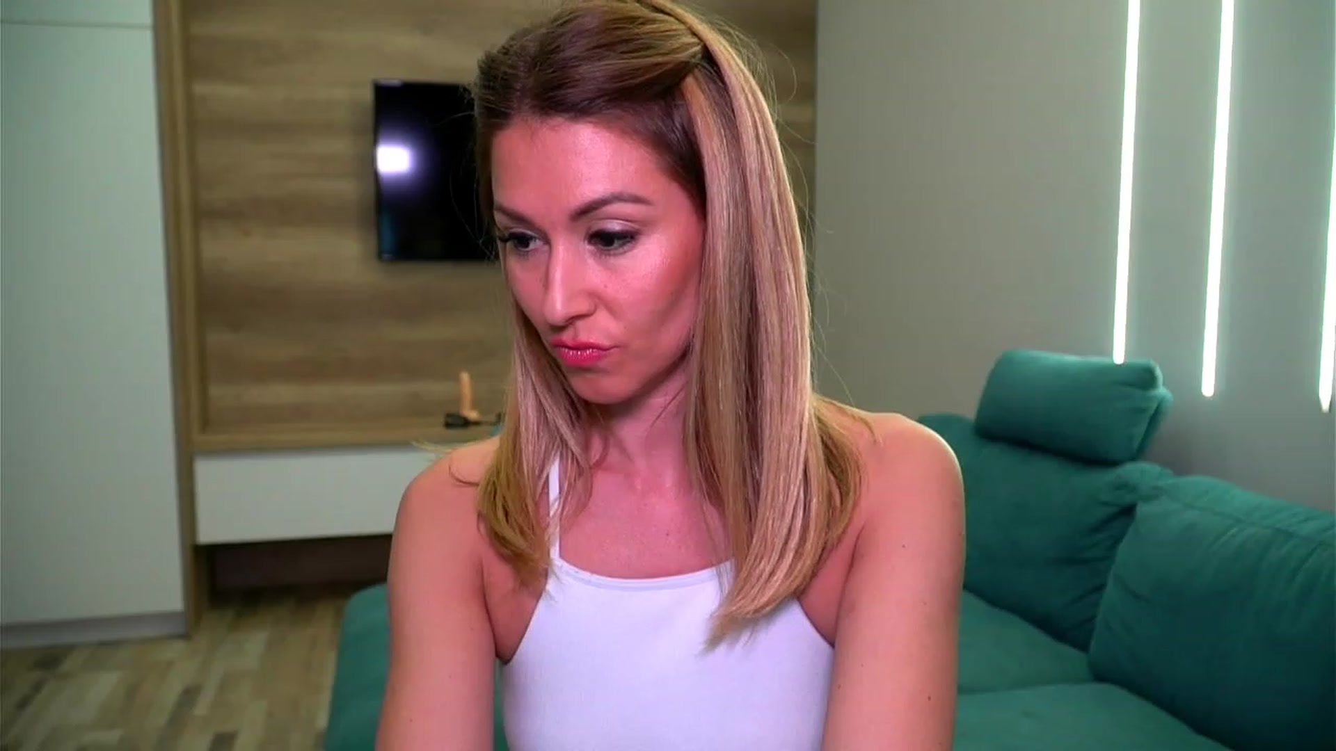 Gallery image thumbnail from lovelylollly's myfreecams stream on, 02/22/2023, 15:58 image 13 of 20