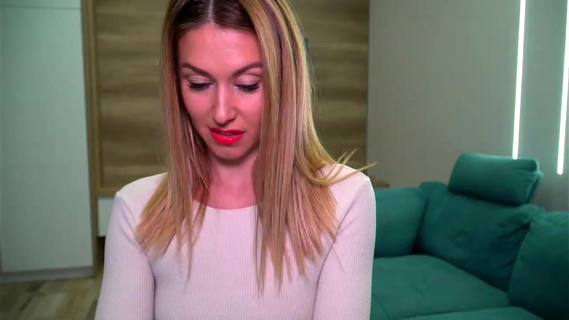 Gallery image thumbnail from lovelylollly's myfreecams stream on, 03/07/2023, 11:16 image 11 of 20