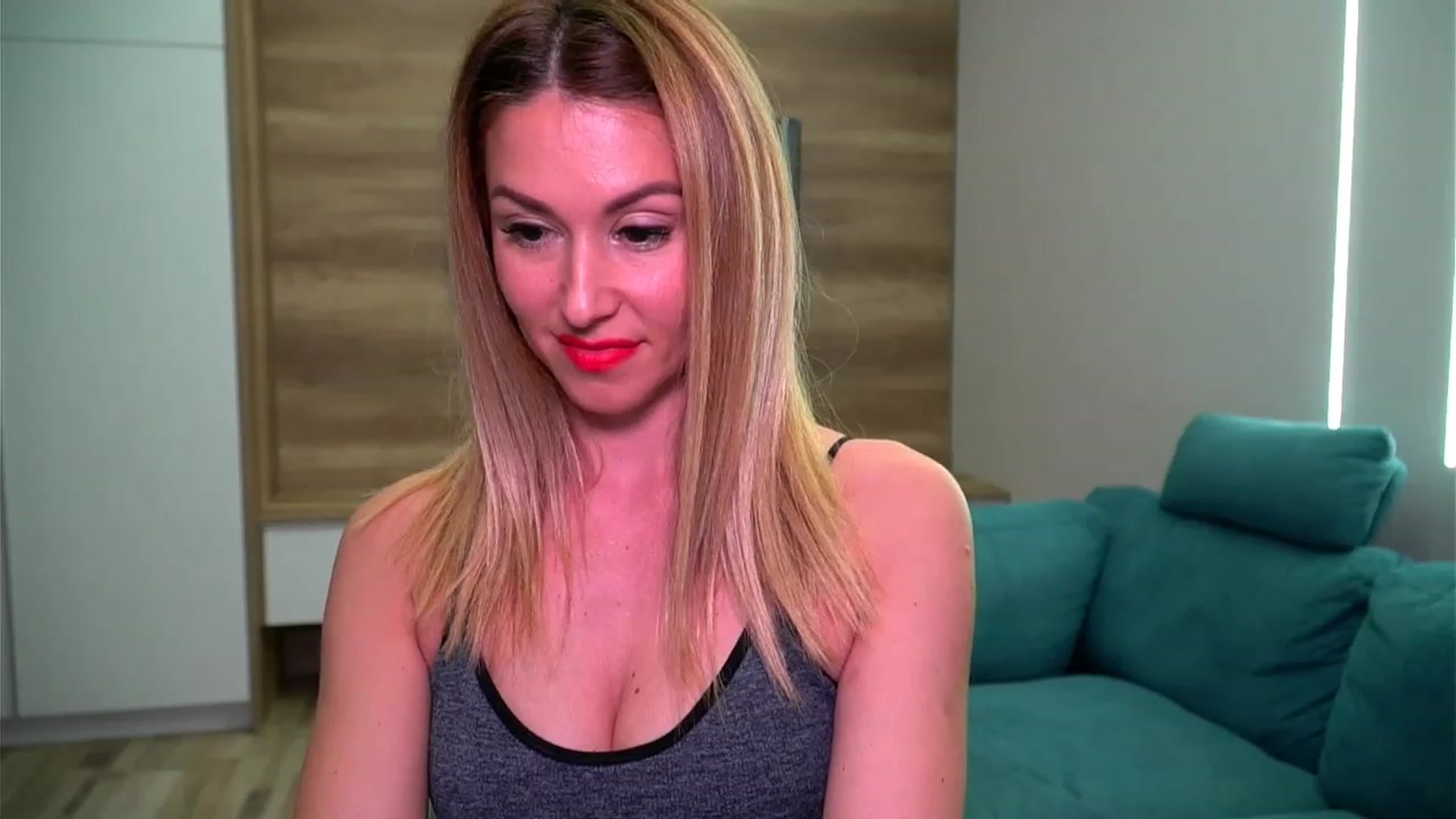 Gallery image thumbnail from lovelylollly's myfreecams stream on, 03/07/2023, 14:11 image 9 of 20