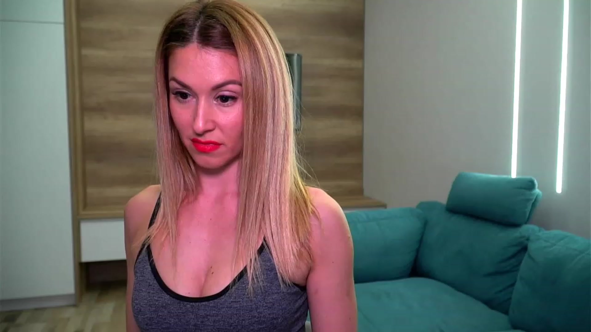 Gallery image thumbnail from lovelylollly's myfreecams stream on, 03/07/2023, 14:11 image 5 of 20