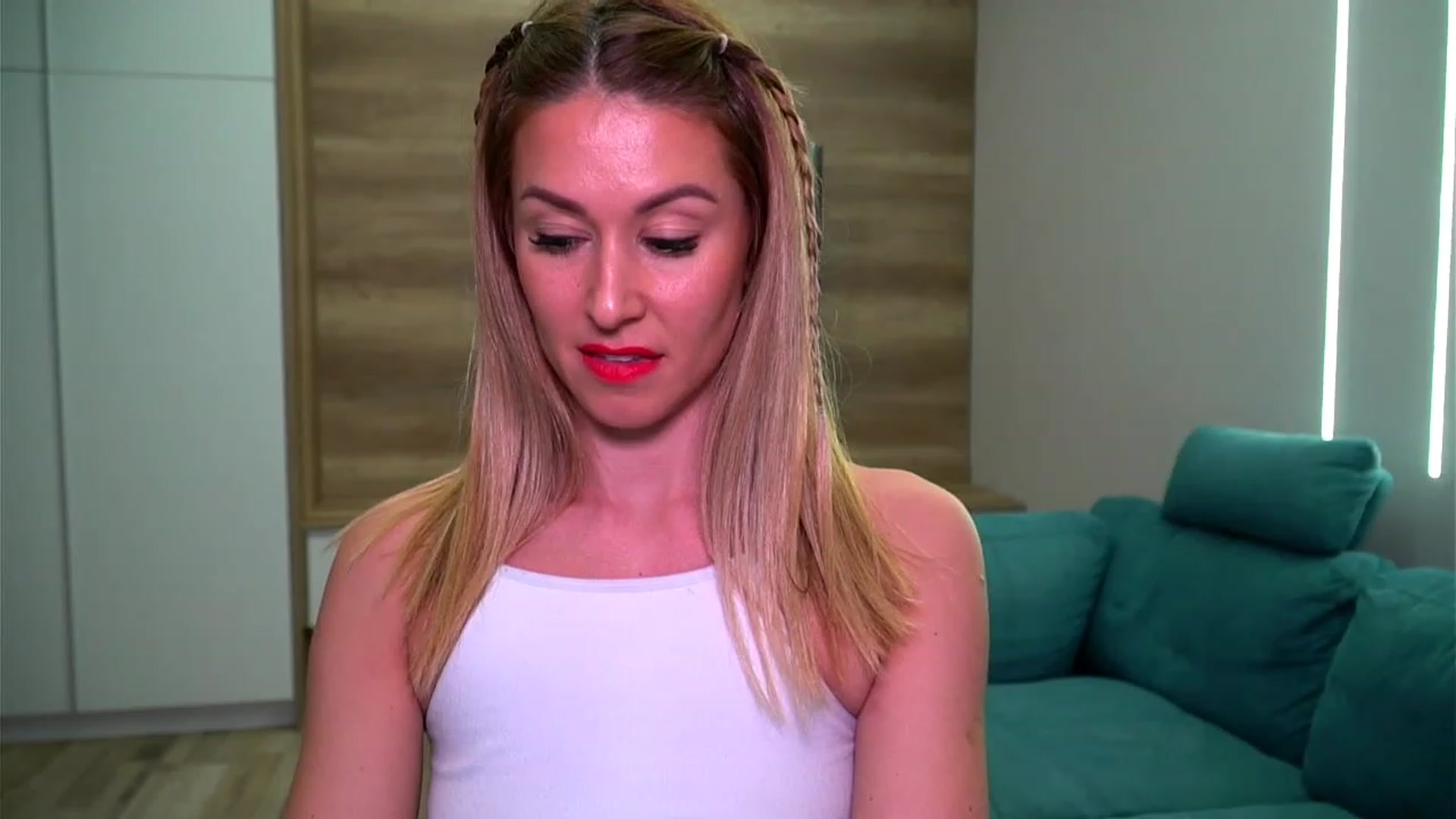 Gallery image thumbnail from lovelylollly's myfreecams stream on, 03/08/2023, 10:30 image 14 of 20