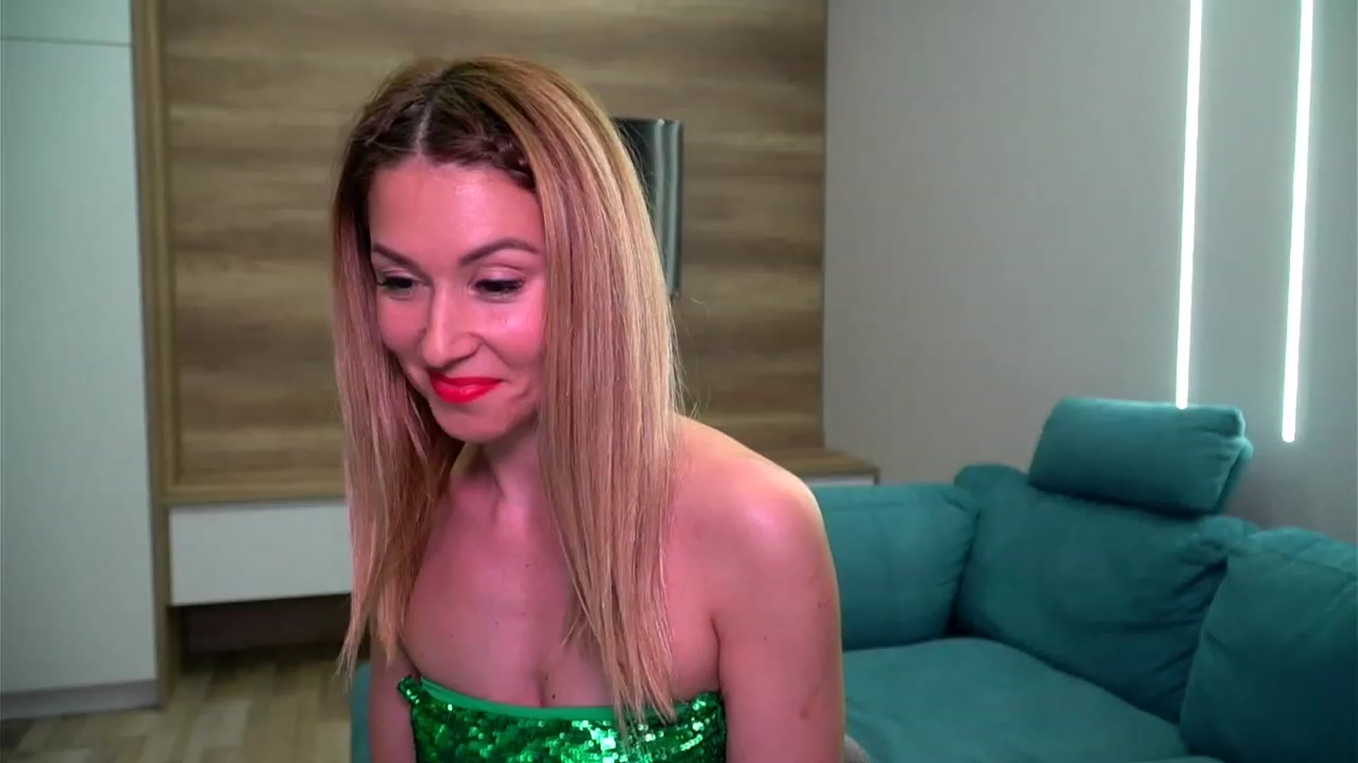 Gallery image thumbnail from lovelylollly's myfreecams stream on, 03/09/2023, 13:32 image 14 of 20