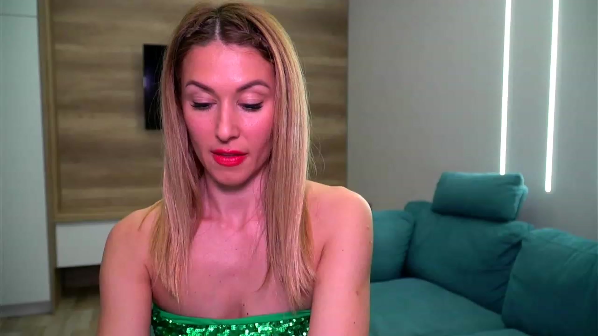 Gallery image thumbnail from lovelylollly's myfreecams stream on, 03/09/2023, 14:47 image 12 of 20