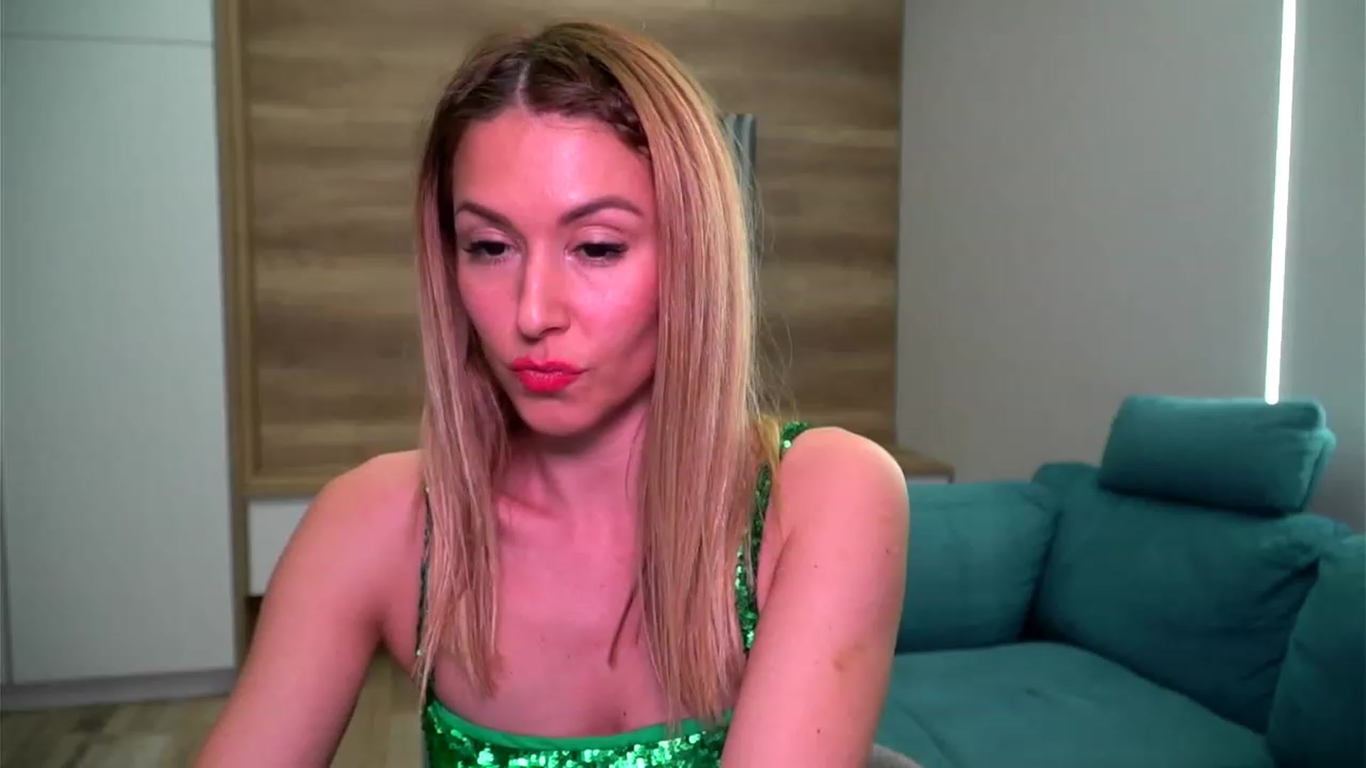 Gallery image thumbnail from lovelylollly's myfreecams stream on, 03/09/2023, 15:27 image 20 of 20