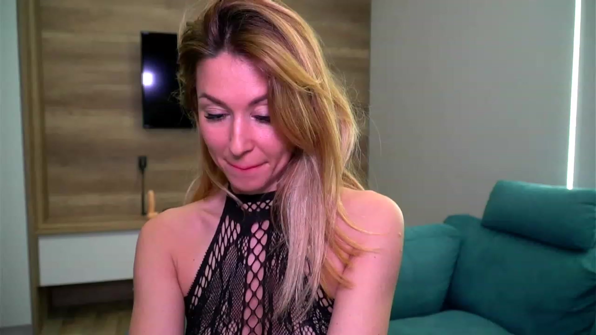 Gallery image thumbnail from lovelylollly's myfreecams stream on, 03/23/2023, 13:38 image 2 of 20