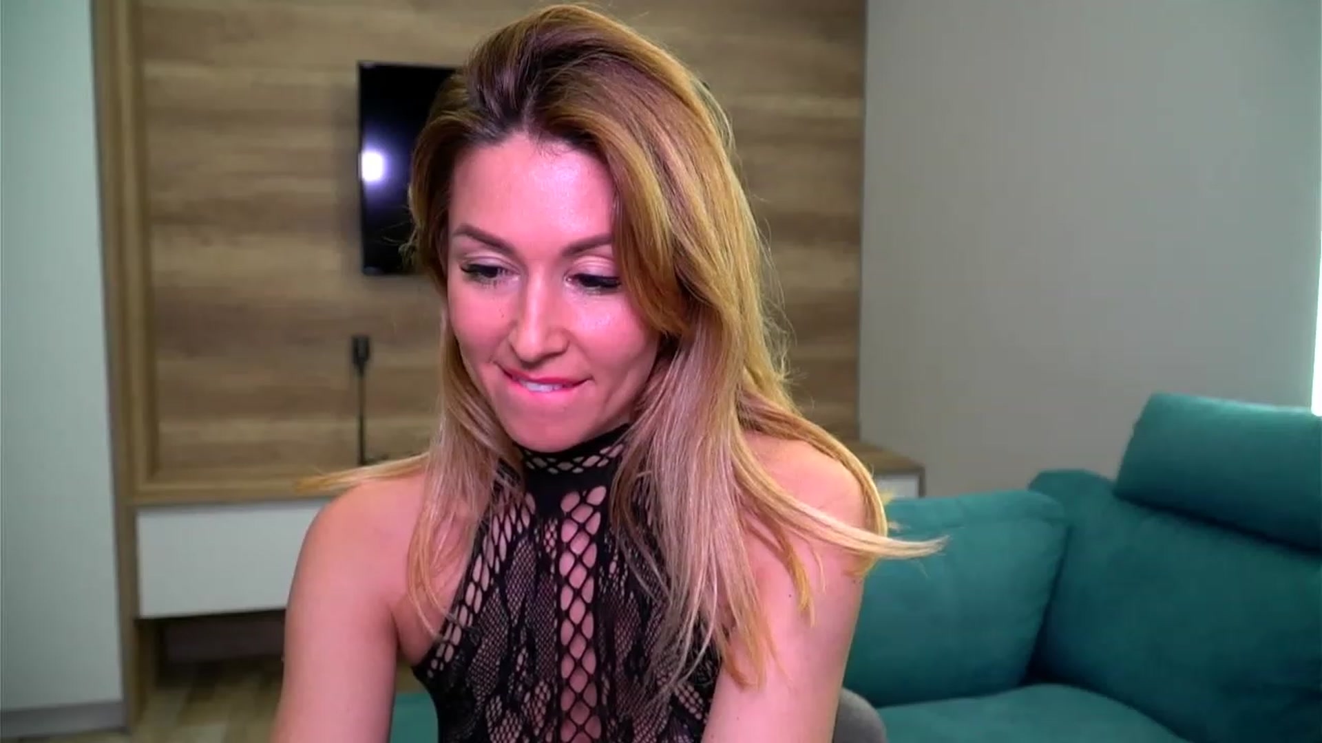 Gallery image thumbnail from lovelylollly's myfreecams stream on, 03/23/2023, 13:38 image 5 of 20