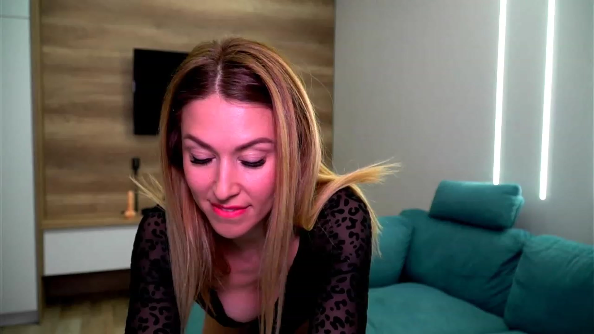 Gallery image thumbnail from lovelylollly's myfreecams stream on, 04/05/2023, 12:15 image 1 of 20