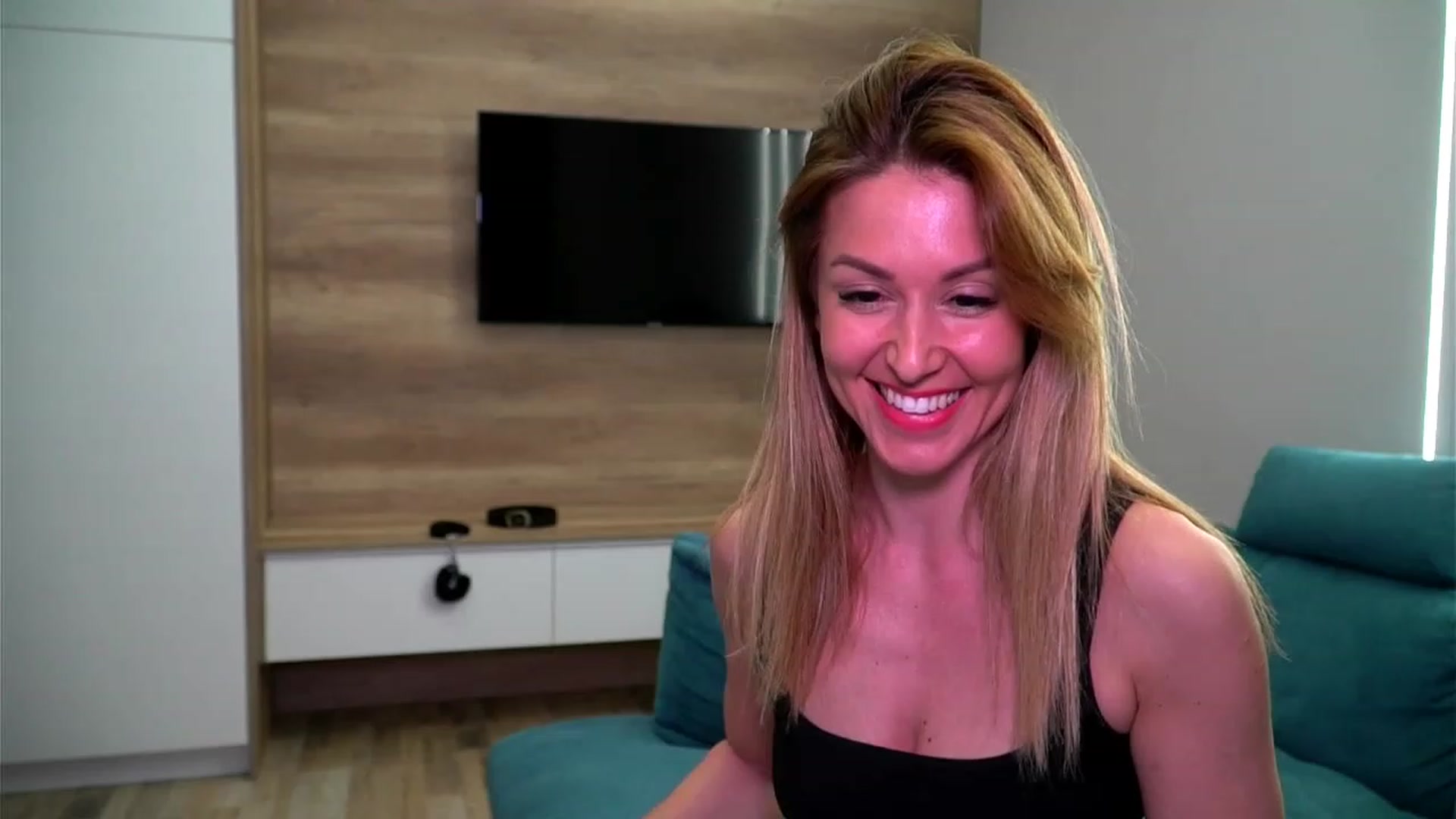 Gallery image thumbnail from lovelylollly's myfreecams stream on, 04/13/2023, 14:52 image 20 of 20