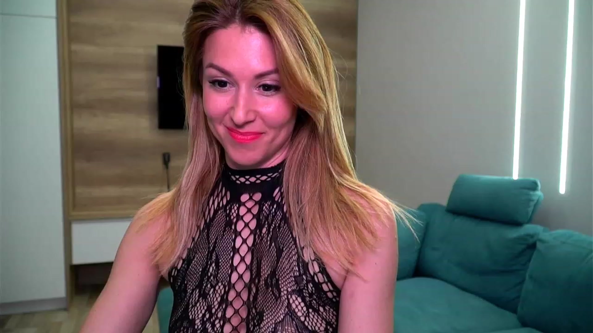 Gallery image thumbnail from lovelylollly's myfreecams stream on, 04/14/2023, 11:57 image 12 of 20