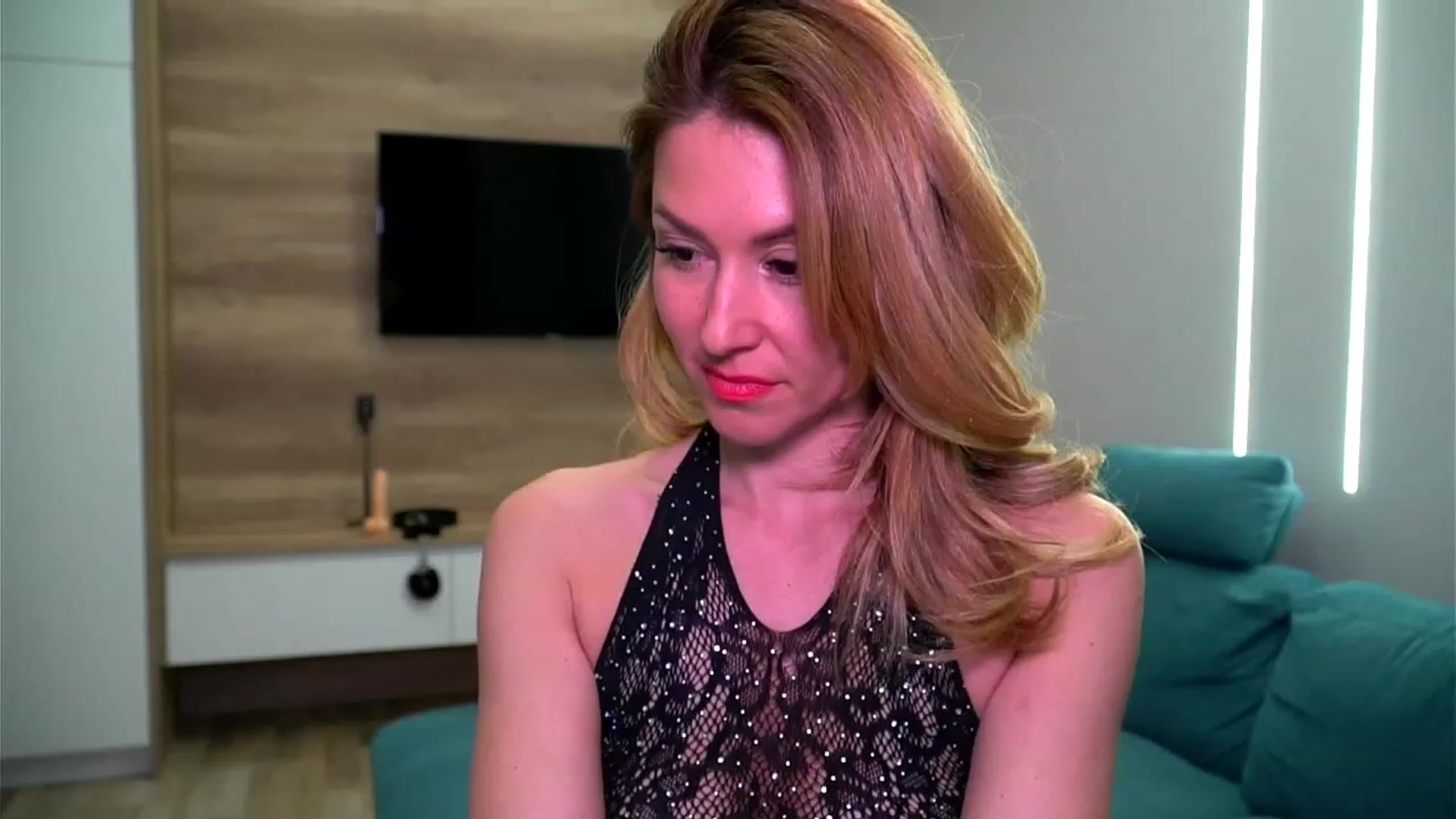 Gallery image thumbnail from lovelylollly's myfreecams stream on, 04/18/2023, 14:47 image 17 of 20