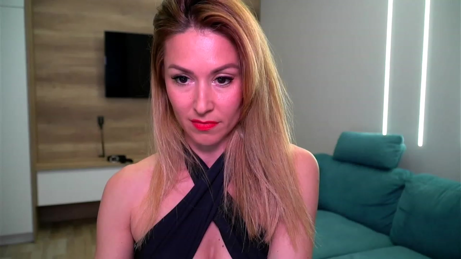 Gallery image thumbnail from lovelylollly's myfreecams stream on, 04/26/2023, 11:43 image 18 of 20