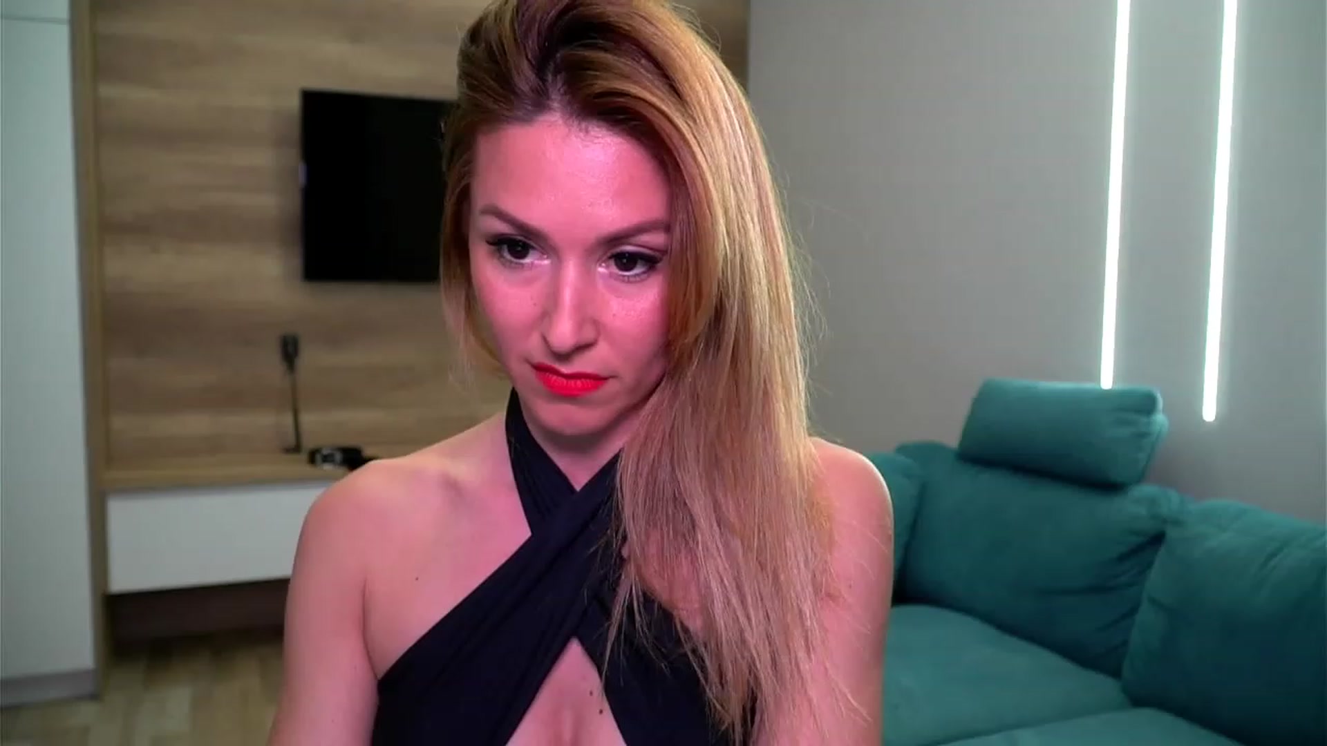 Gallery image thumbnail from lovelylollly's myfreecams stream on, 04/26/2023, 11:43 image 15 of 20