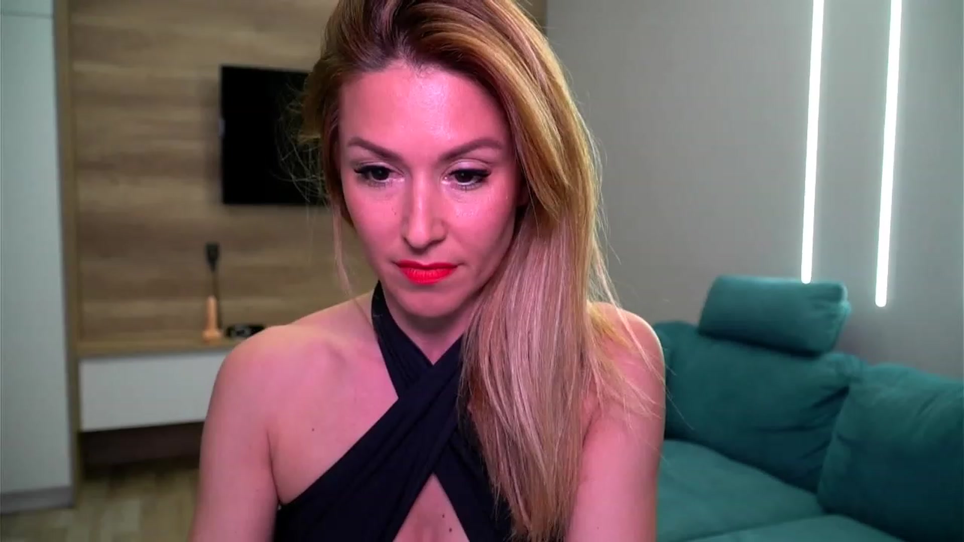 Gallery image thumbnail from lovelylollly's myfreecams stream on, 04/26/2023, 11:43 image 2 of 20