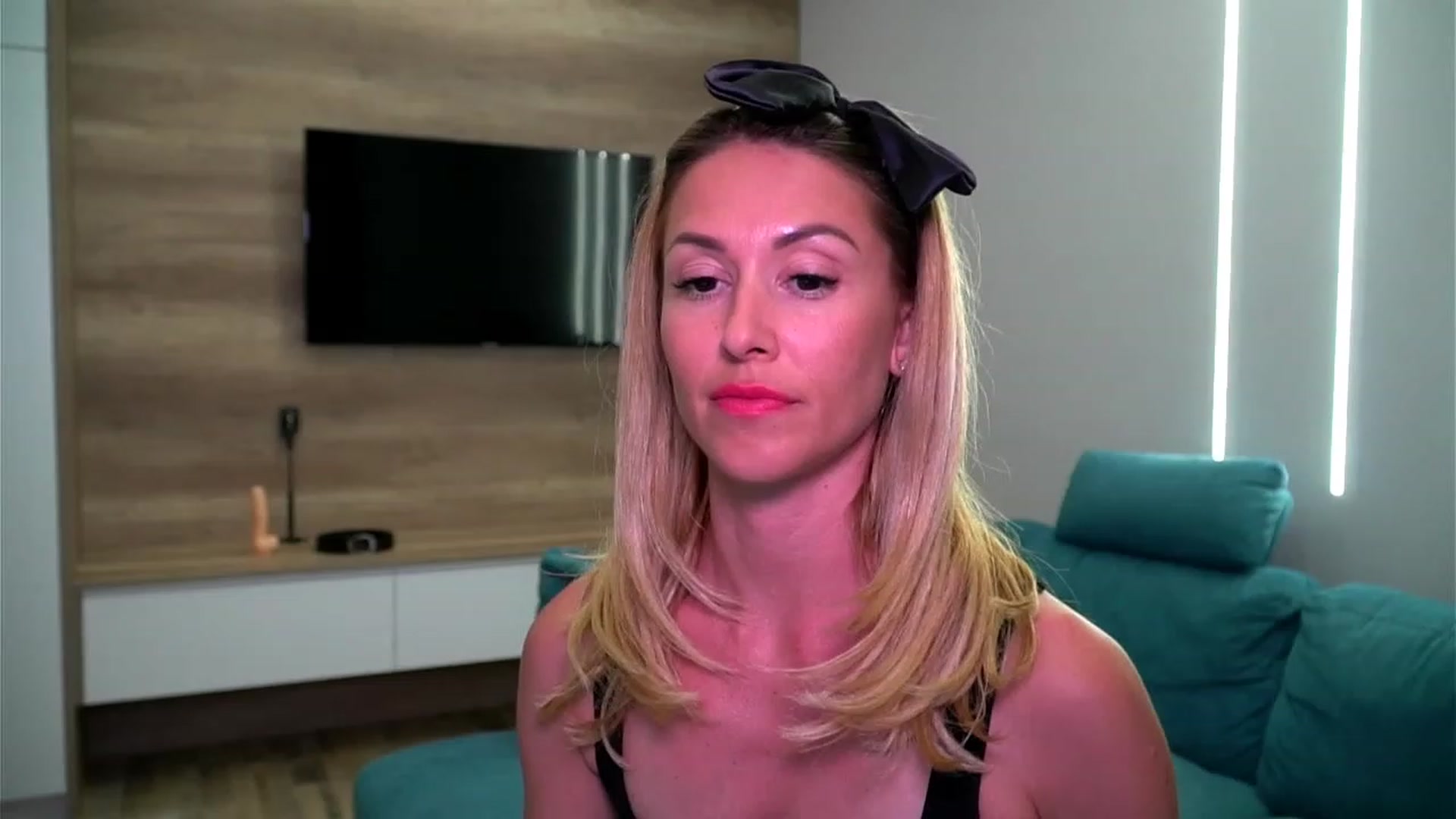 Gallery image thumbnail from lovelylollly's myfreecams stream on, 06/20/2023, 19:11 image 14 of 20