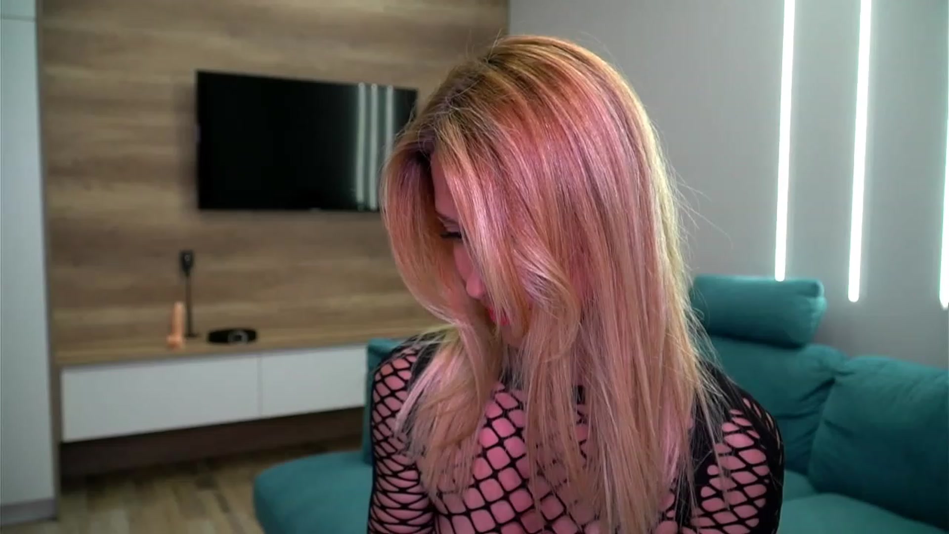 Gallery image thumbnail from lovelylollly's myfreecams stream on, 06/22/2023, 08:17 image 13 of 20