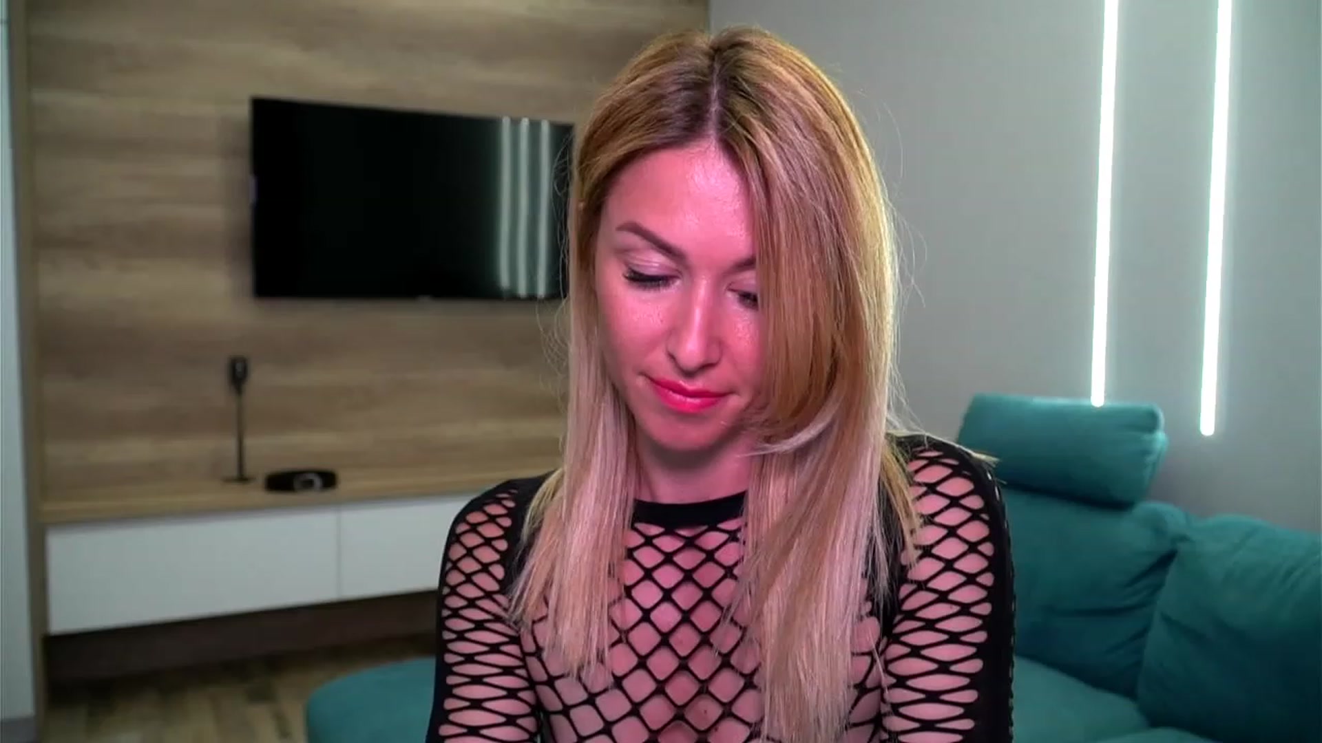 Gallery image thumbnail from lovelylollly's myfreecams stream on, 06/22/2023, 10:00 image 11 of 20