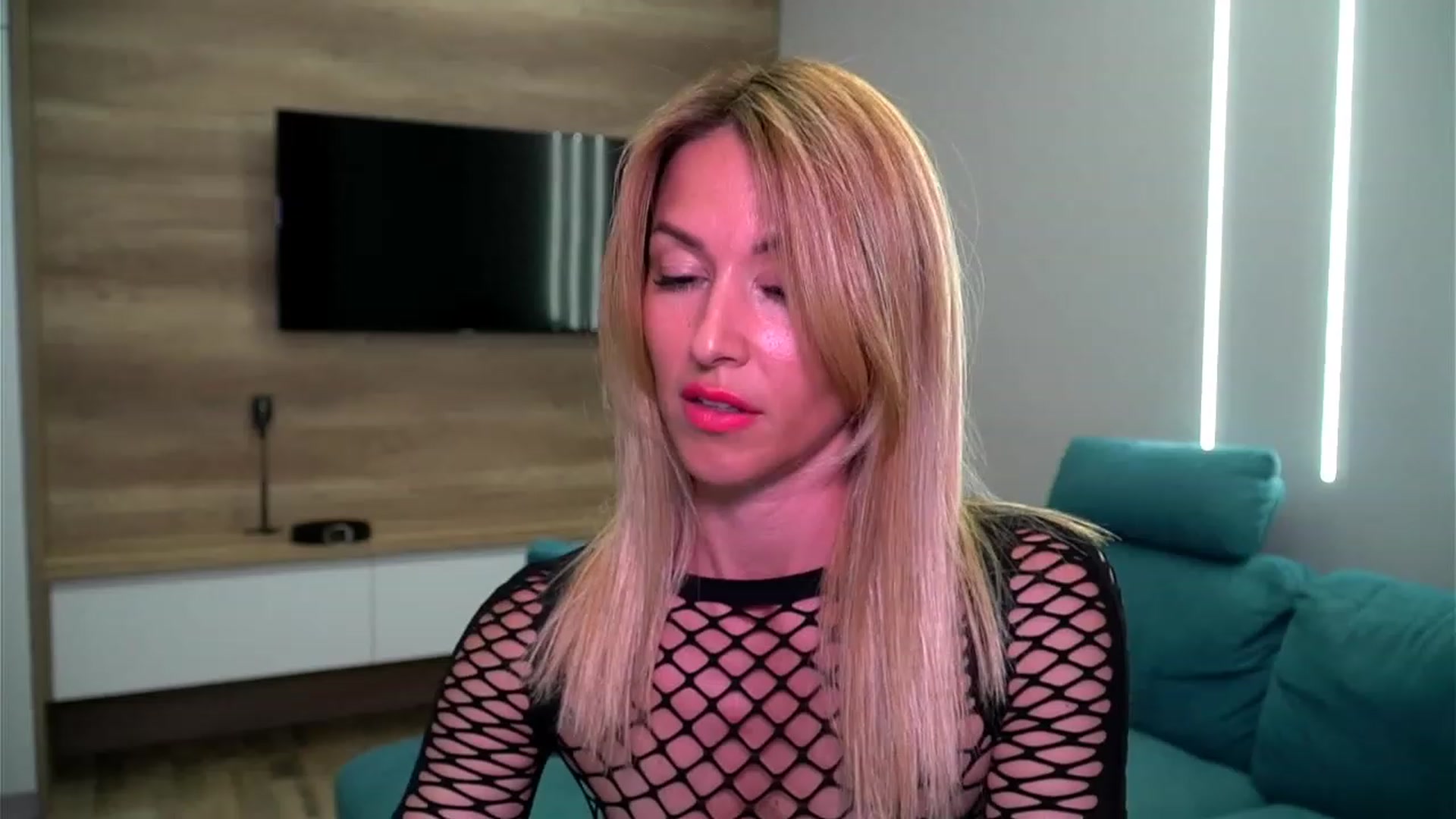 Gallery image thumbnail from lovelylollly's myfreecams stream on, 06/22/2023, 10:00 image 10 of 20