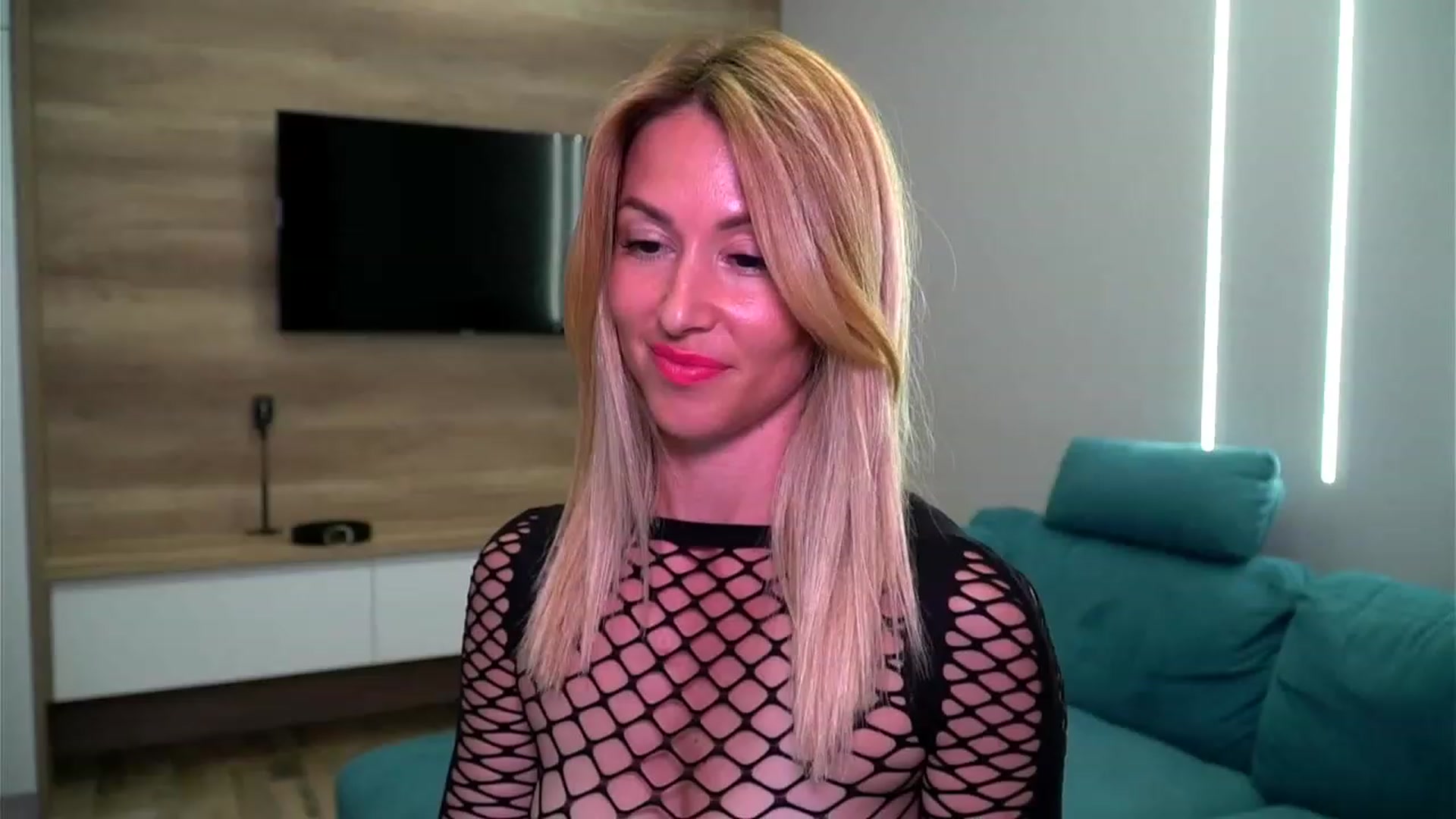 Gallery image thumbnail from lovelylollly's myfreecams stream on, 06/22/2023, 10:00 image 7 of 20