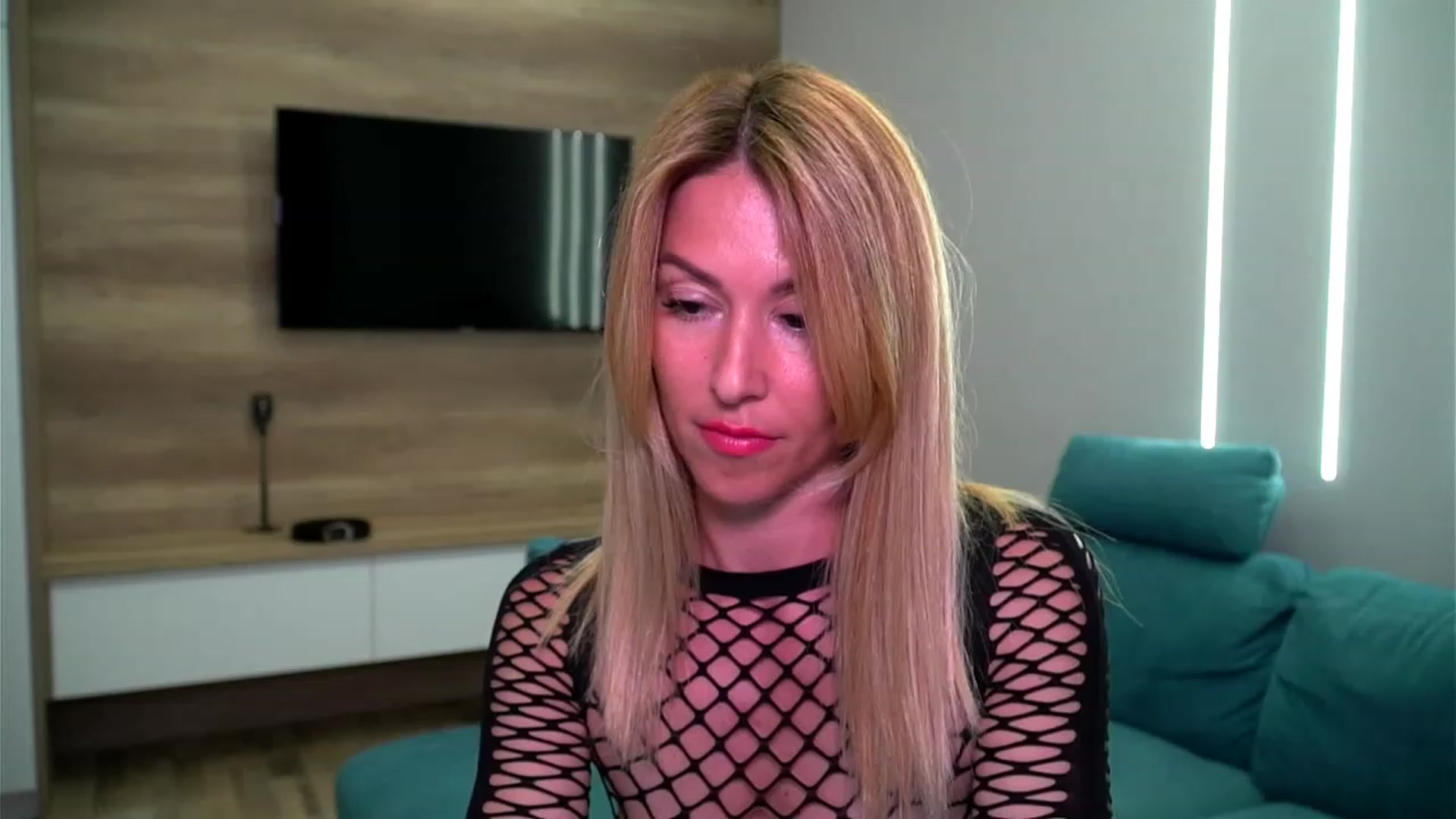 Gallery image thumbnail from lovelylollly's myfreecams stream on, 06/22/2023, 10:00 image 15 of 20