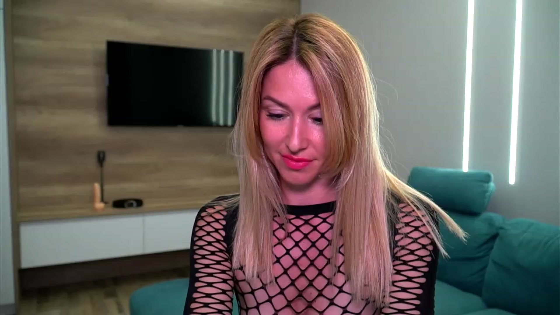 Gallery image thumbnail from lovelylollly's myfreecams stream on, 06/22/2023, 10:00 image 5 of 20