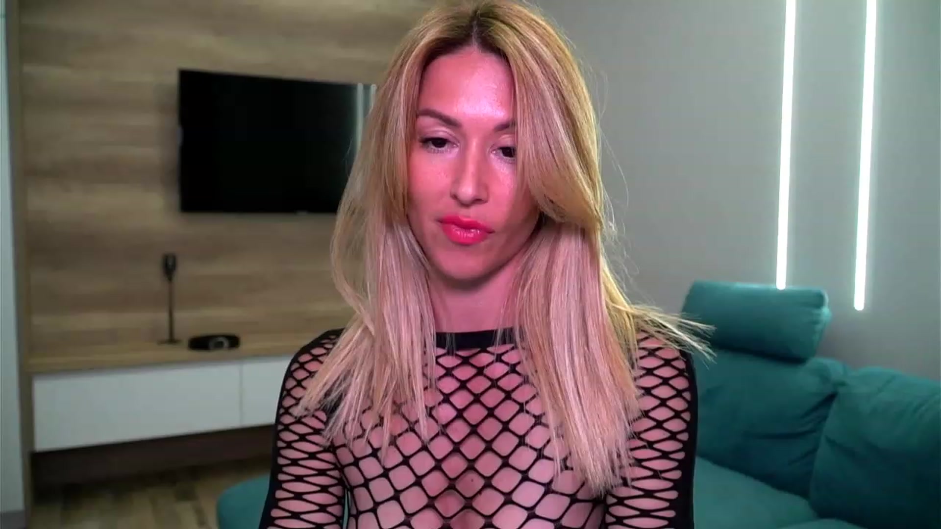 Gallery image thumbnail from lovelylollly's myfreecams stream on, 06/22/2023, 10:00 image 20 of 20